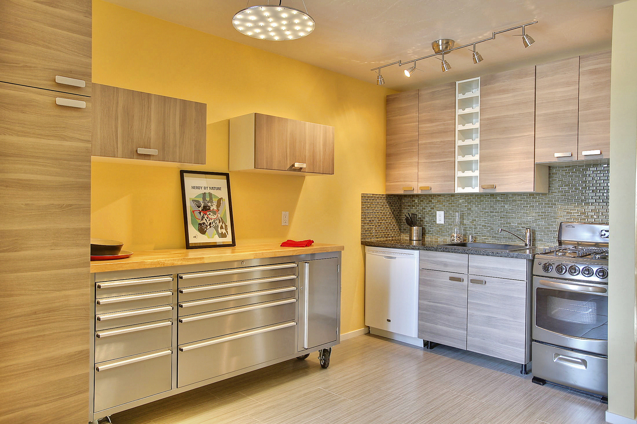 14_SkyLoft_Kitchen1.jpg