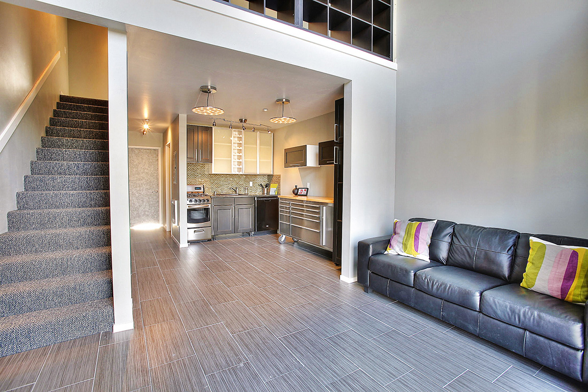 21_Skyloft_living-Kitchen1.jpg