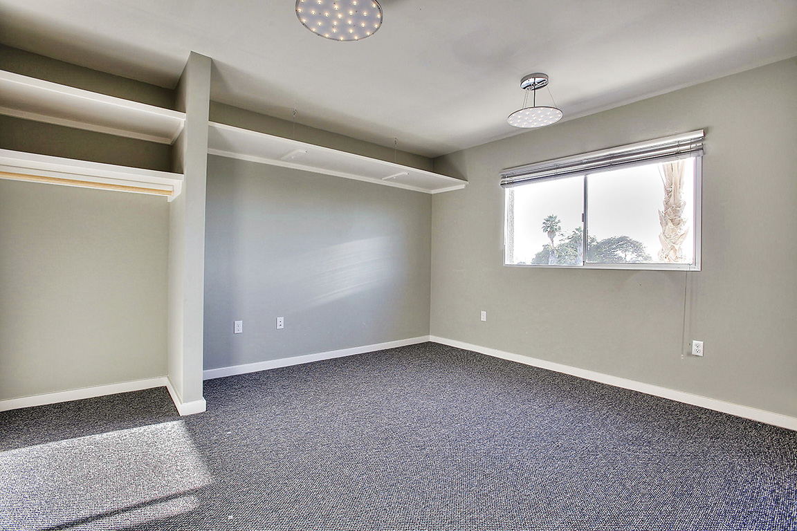 24_skyloft_bedroom1.jpg