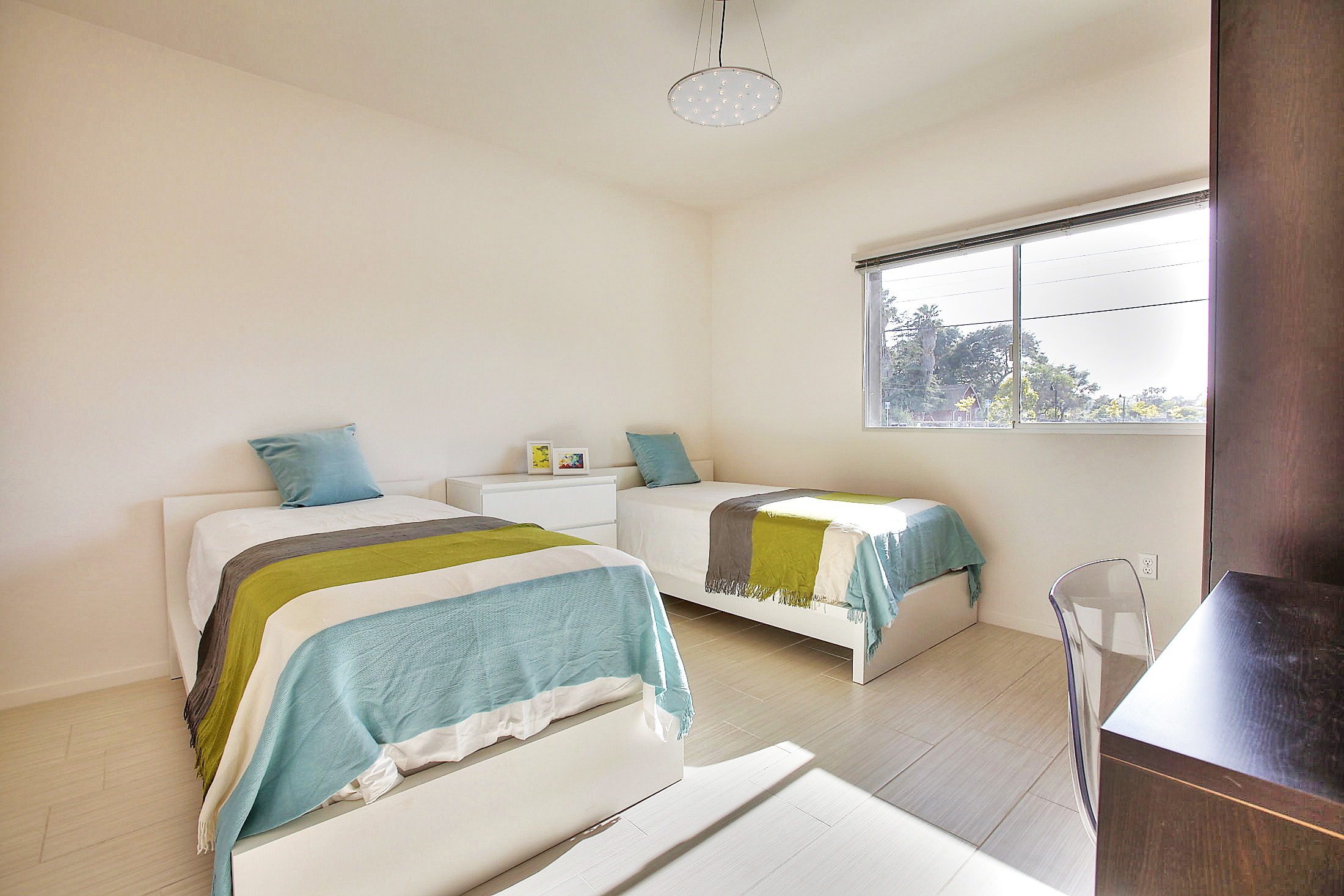 3_Campus-Flat-Bed-11.jpg