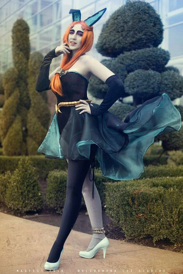 Alex mag 13.jpg