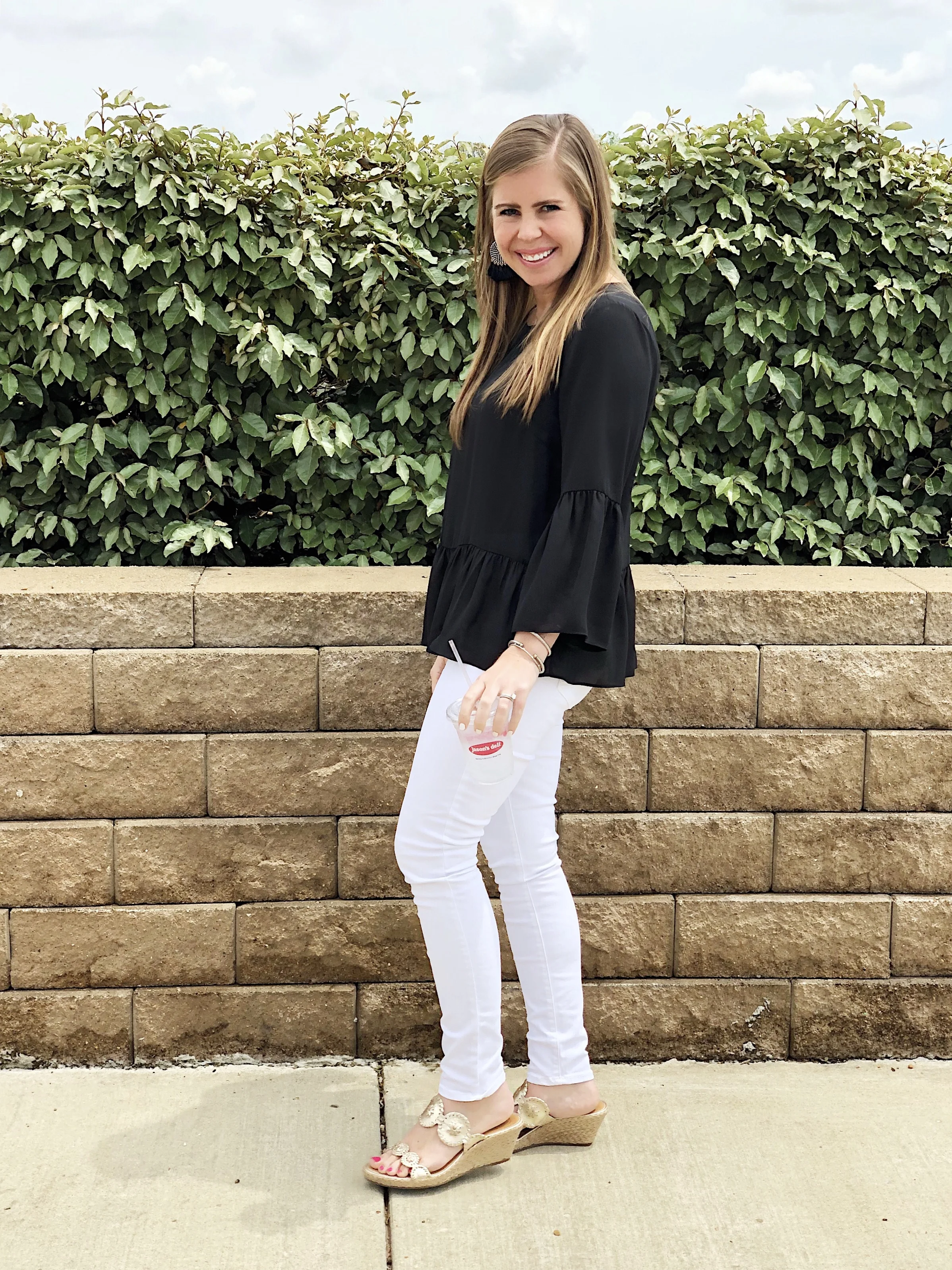 Facetune_26-04-2018-13-30-48.jpg