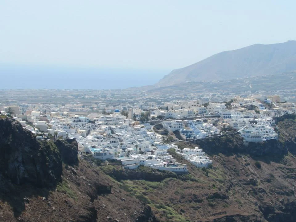 Fira Santorini.jpg