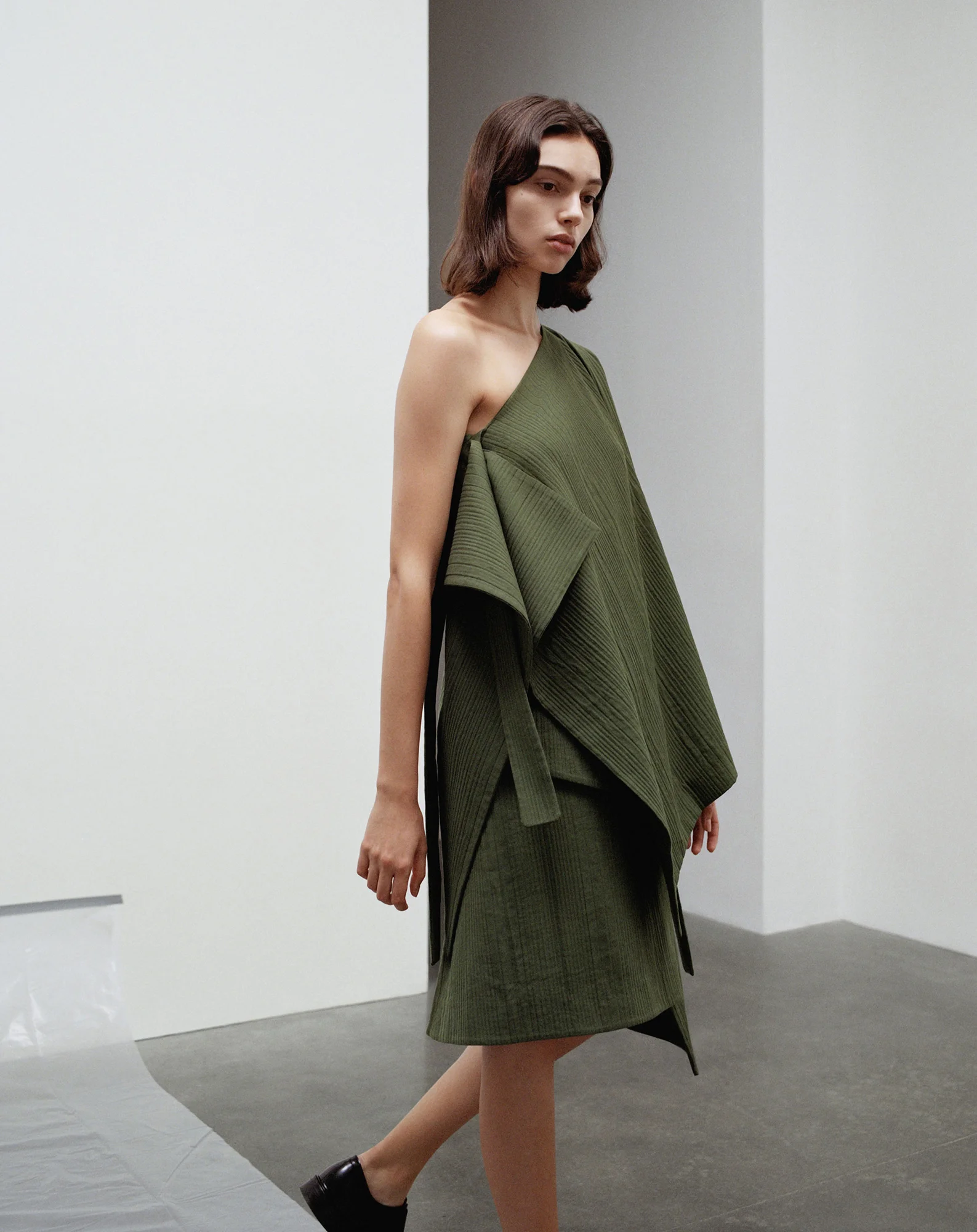 danielle_selig_cos_zoe_ghertner_09.jpg