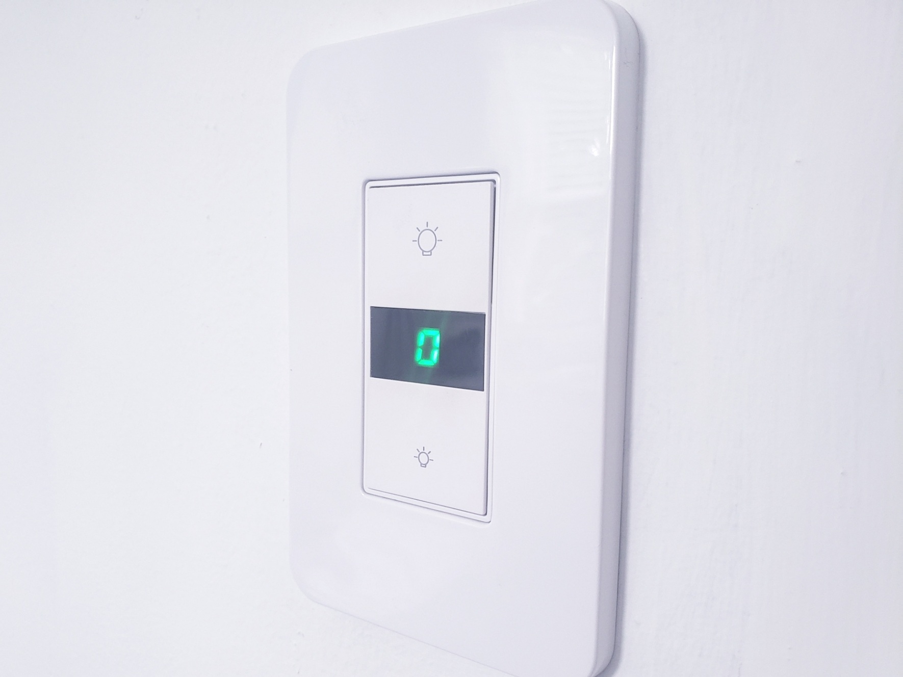 A Remote Control Light Switch for Your Apartment 