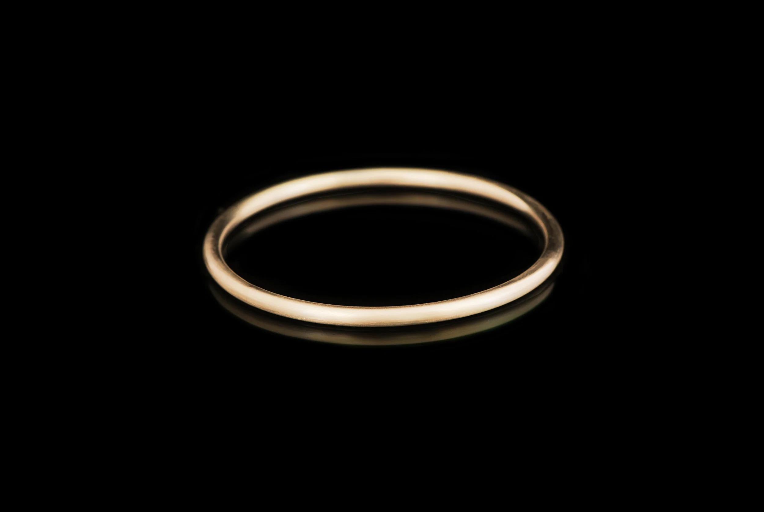 BangleThick_MatteGold_1.jpg