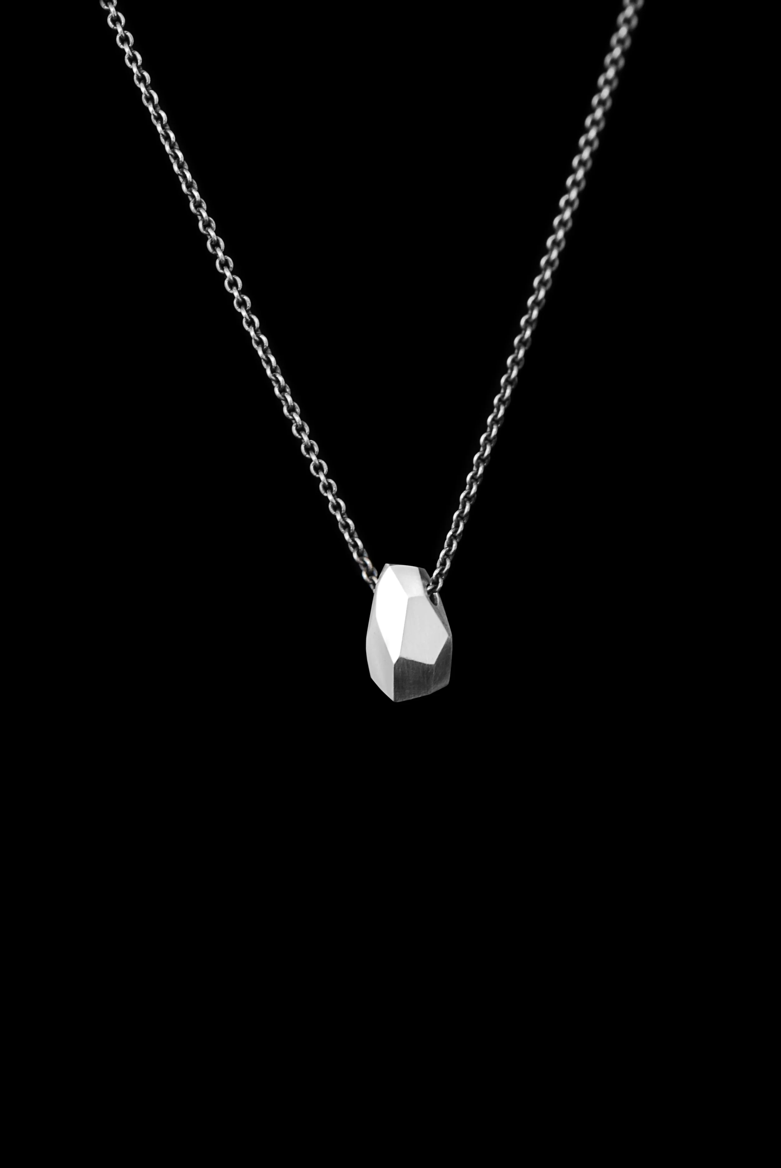 Geo_necklace_Silver.jpg