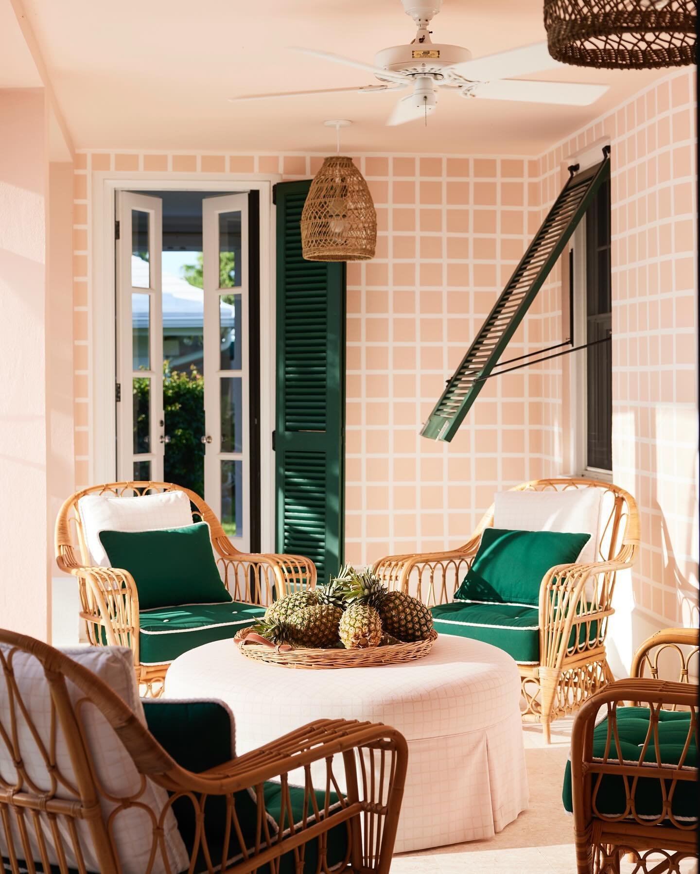 &quot;The crisscross pattern on the walls was created by local artist Therron Davis. The &quot;matching&quot; fabric on the ottoman is from Tillett Textiles&quot; From Palmetto House in Island Dreaming @lindrothdesign @amandalindrothdesign published 