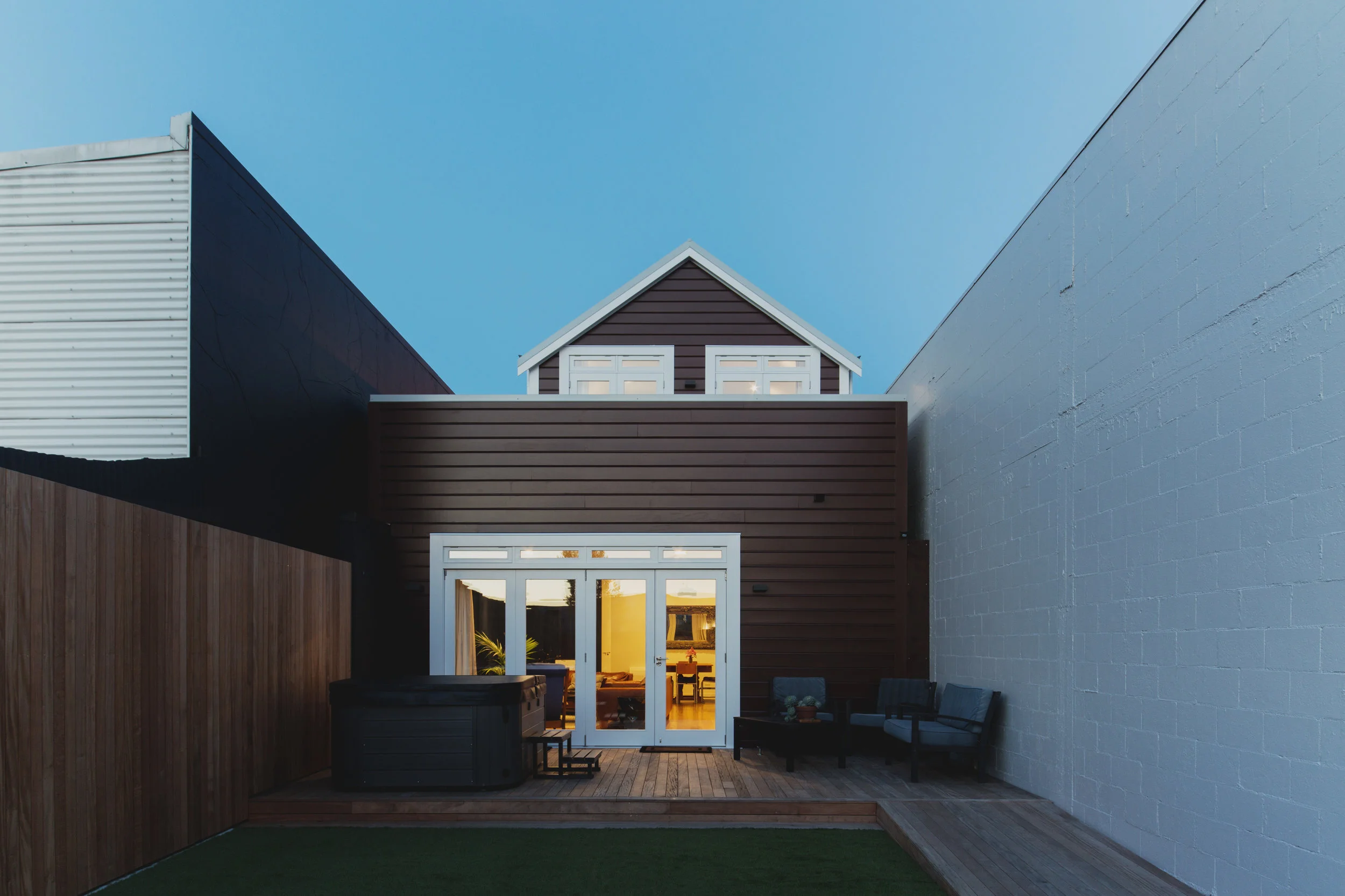 BrownHouse031.jpg
