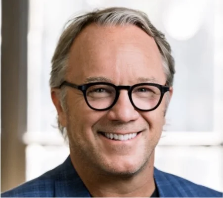 Lonnie Mayne headshot.jpg