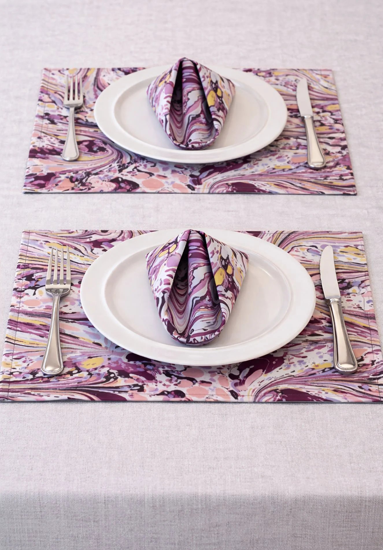 warm marbled table decor handmade