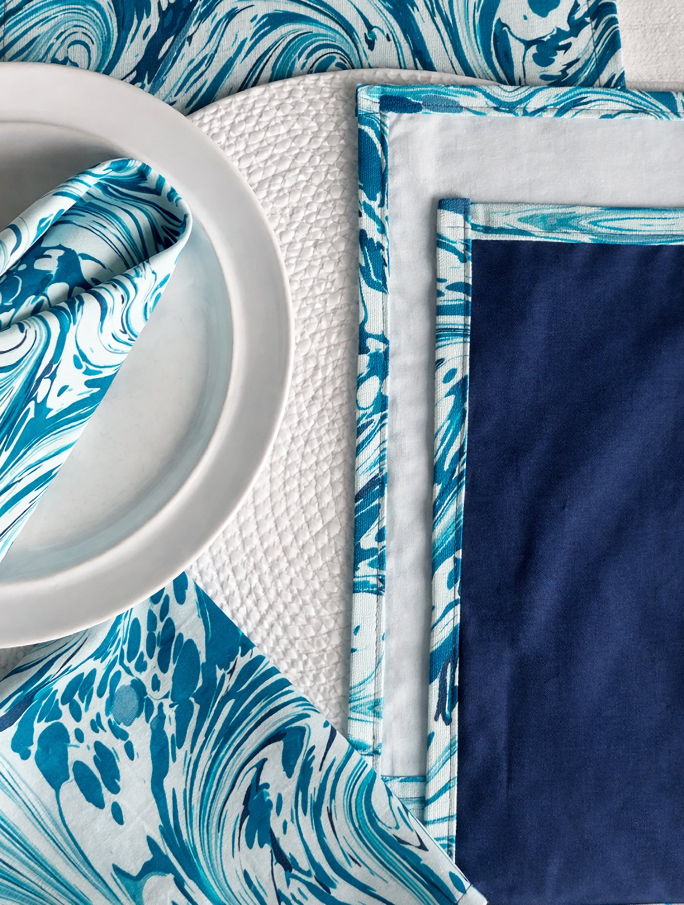 ocean waves interior design table linens