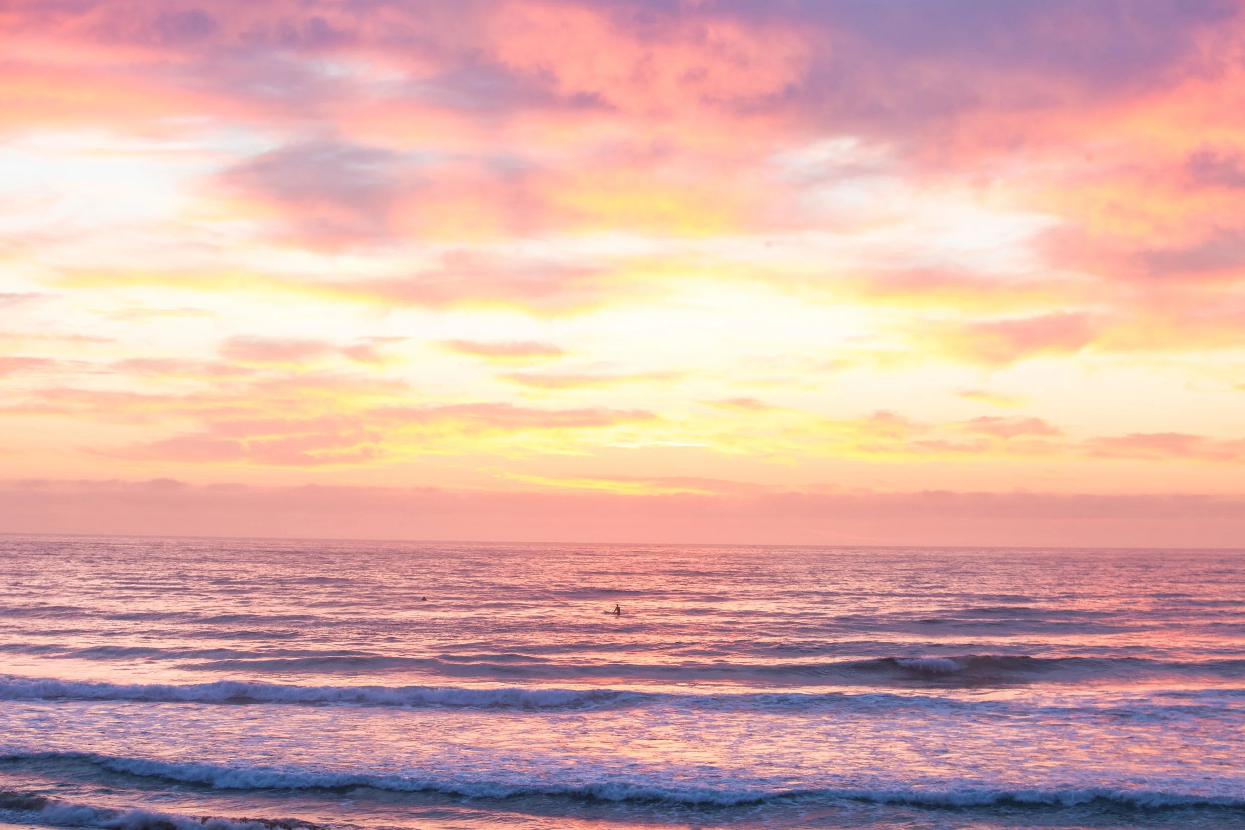 Pink sunrise in Manly beach. Photo: Marine Raynard