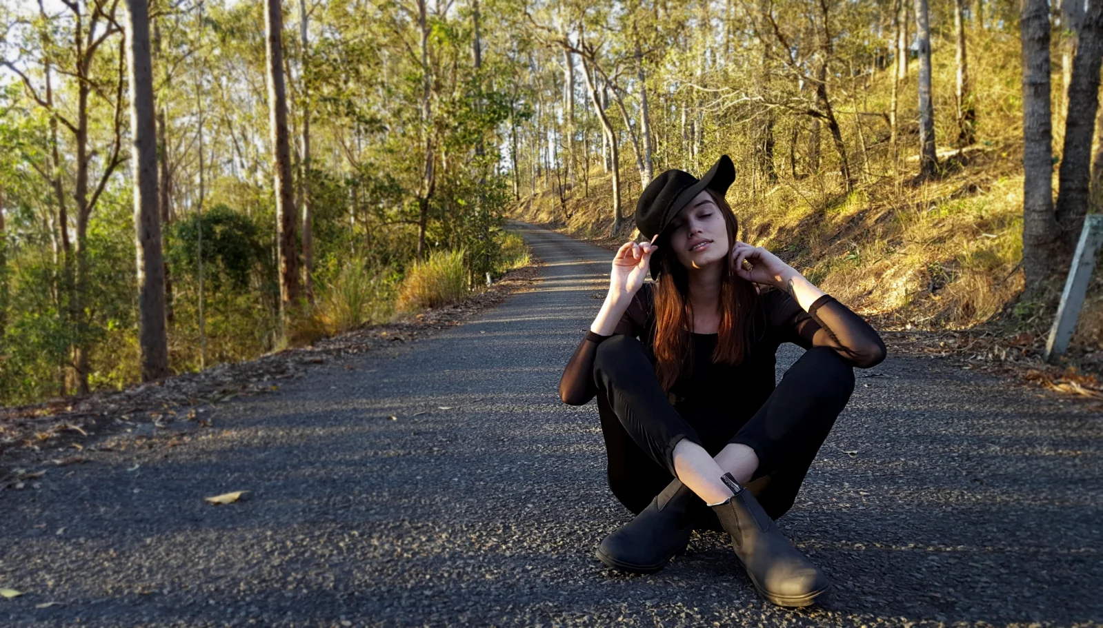 BLUNDSTONE X MODESTOBLOG WINTER FESTIVAL LOOKBOOK