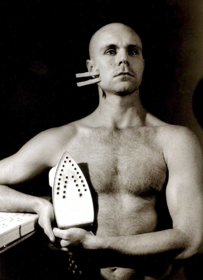 Flesh: Memo - 70 minute solo co-produced by One Extra Company and the International Gay Games Cultural Festival 2002, Downstairs Theatre, Seymour Centre. Photo: Heidrun Lohr