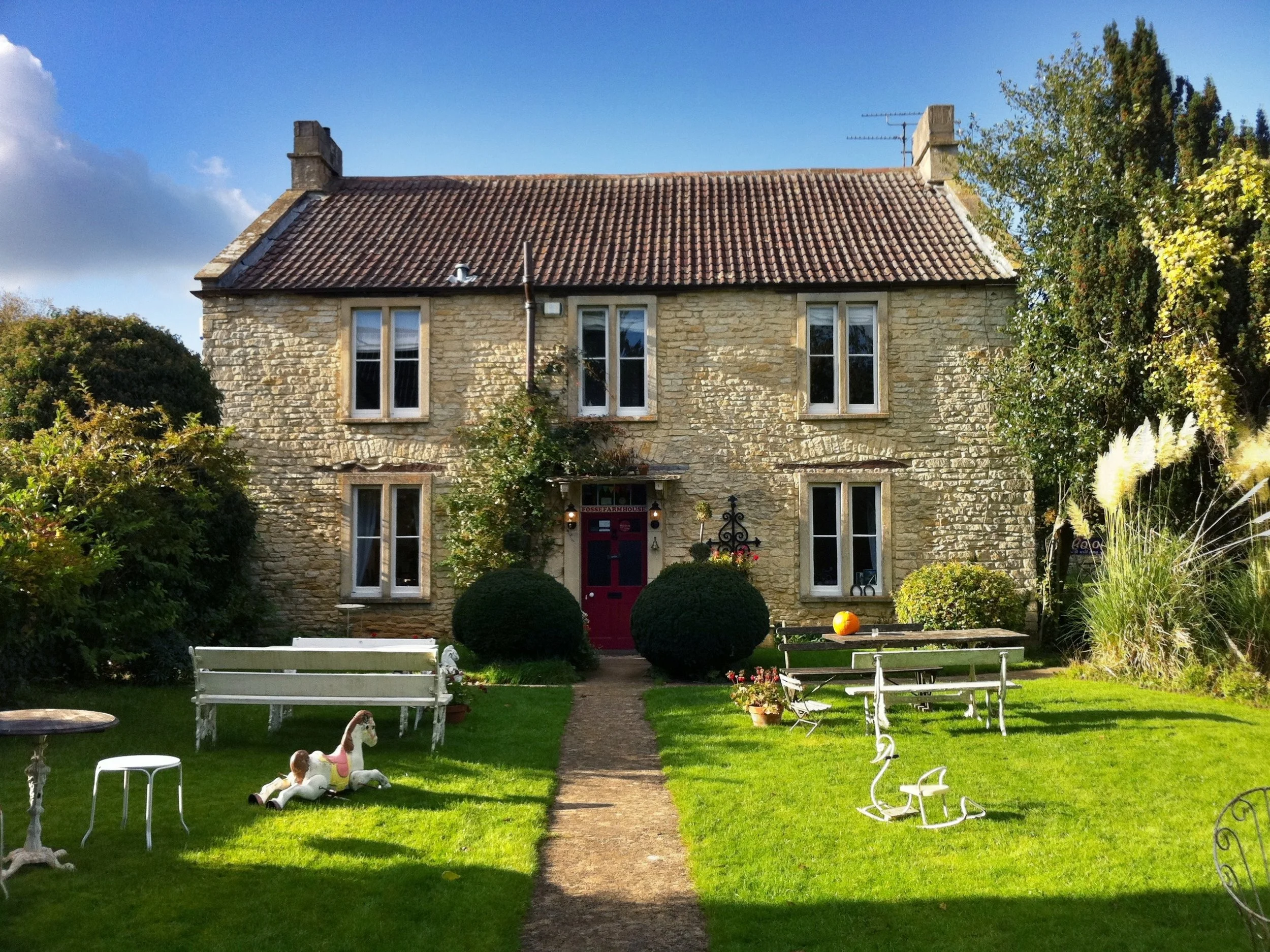On Country Living - This Cotswold cottage B&B is famous in the Far East for simply being perfect