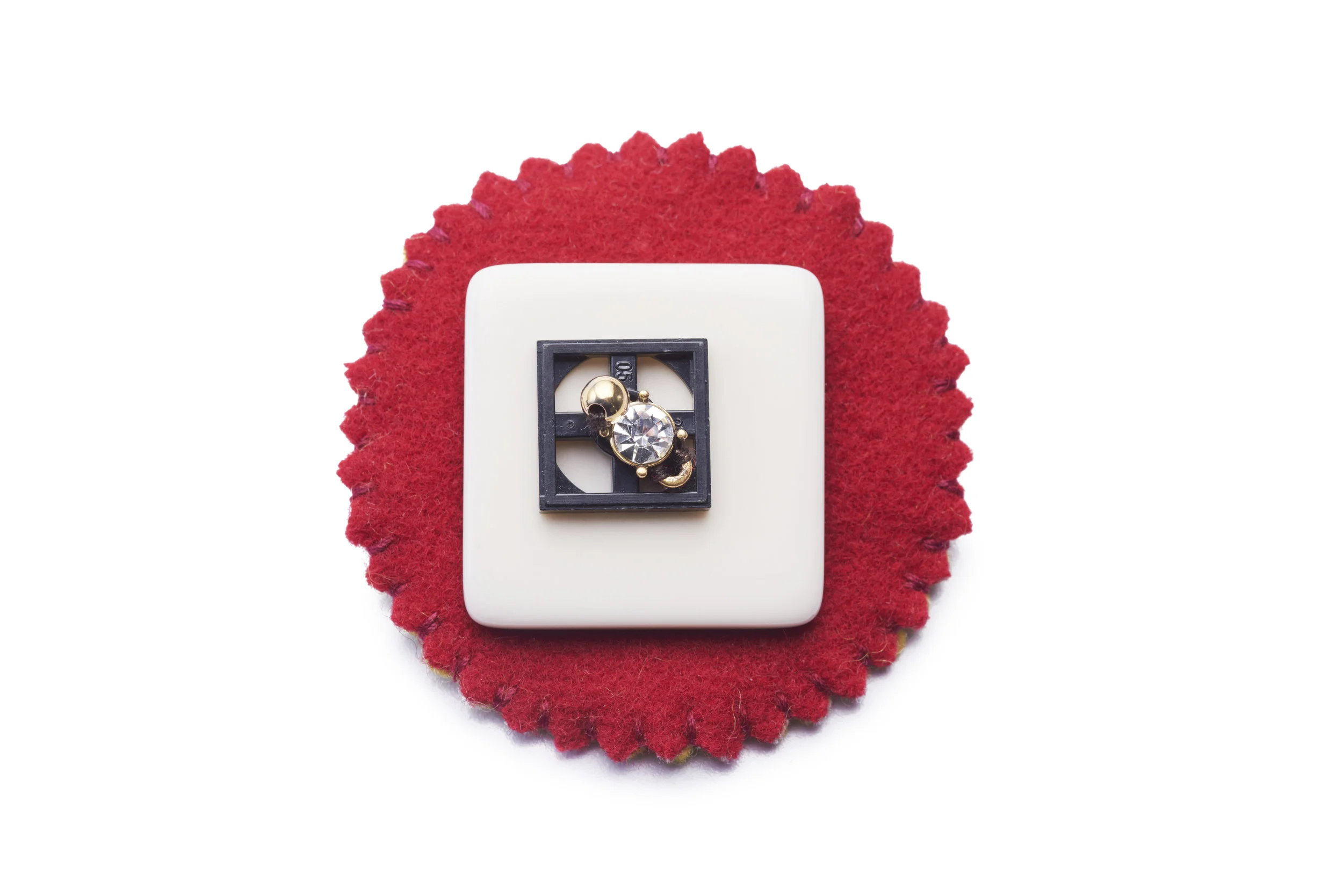 Red Circle with Lego Pieces红色圆点