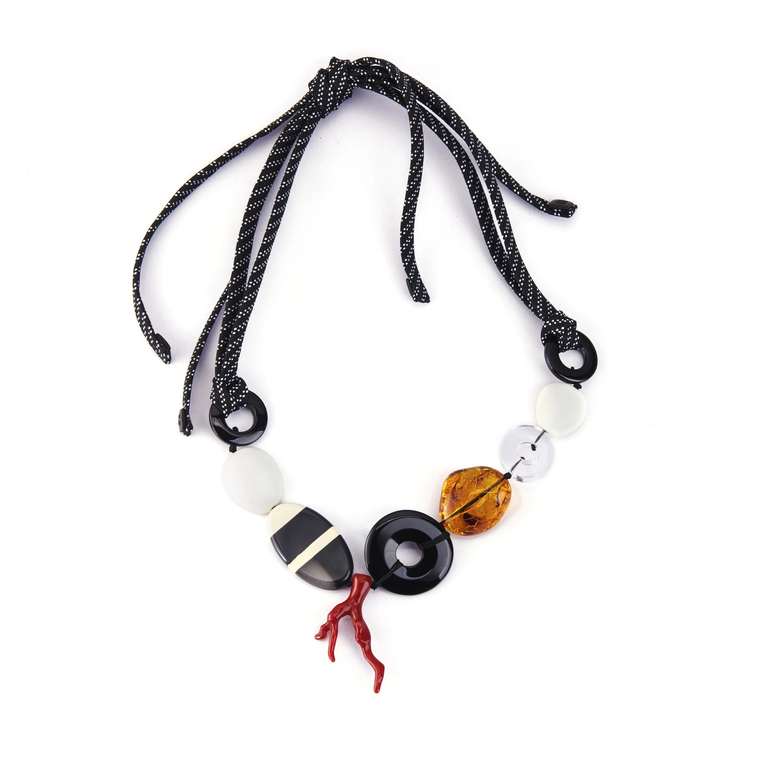 BLACK AND WHITE黑与白