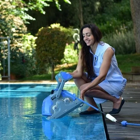Dolphin_M400_Robotic_Automatic_Pool_Cleaner-3715-2081.jpg