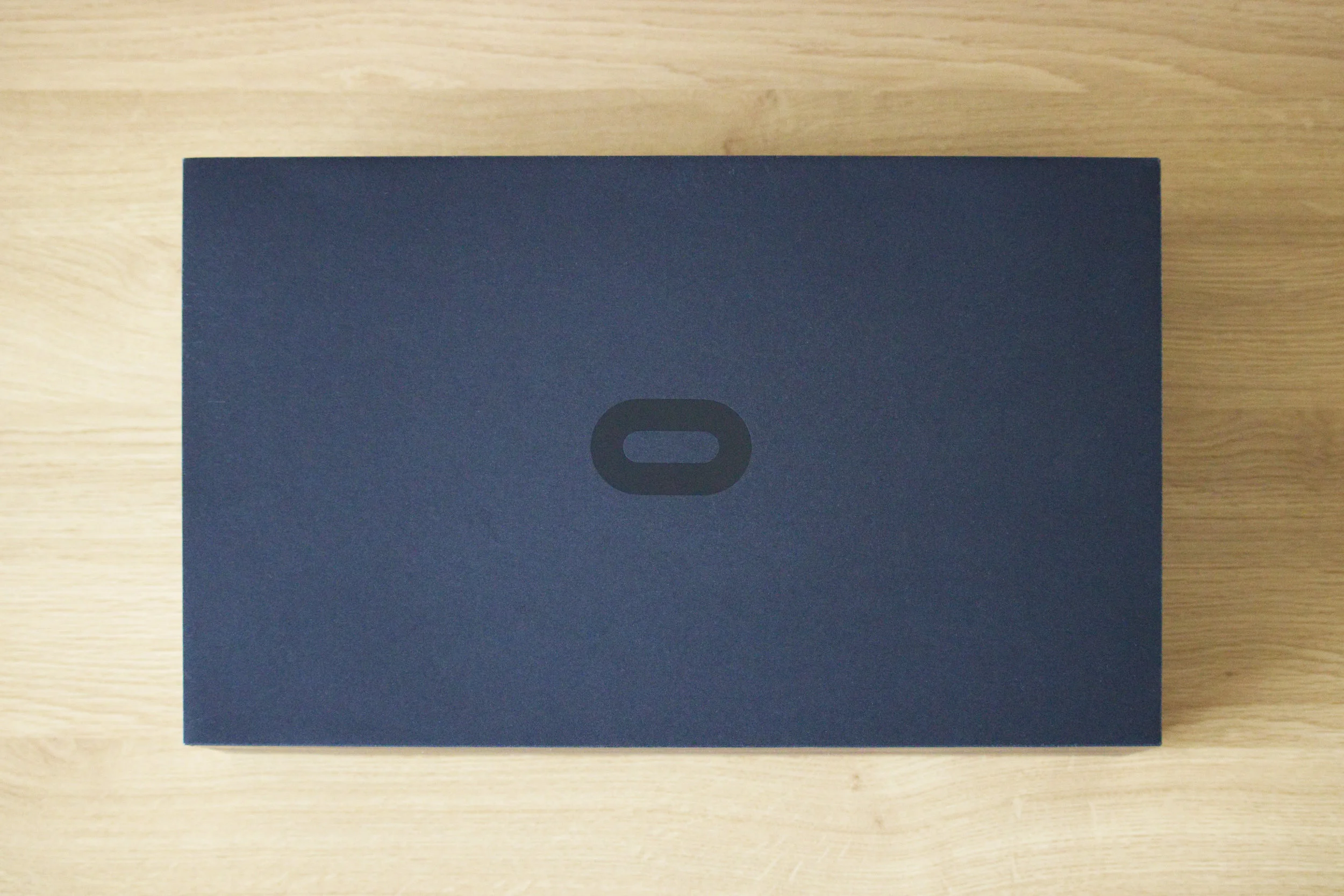 Oculus Quest Box Top View - Blog.jpg