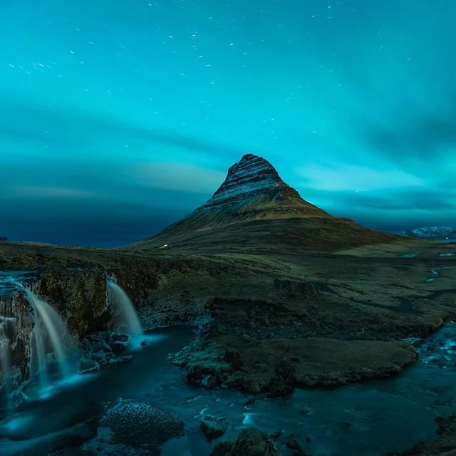 Kirkjufell at night. This iconic mountain is on the north coast of Iceland's Snaefellsnes peninsula. #earth_shotz #artofdestinations #bd_pro #photooftheday #mycanon #agameoftones #wanderlust #earthpix #planetofbeauty #earthfocus #earth_shots #beautif