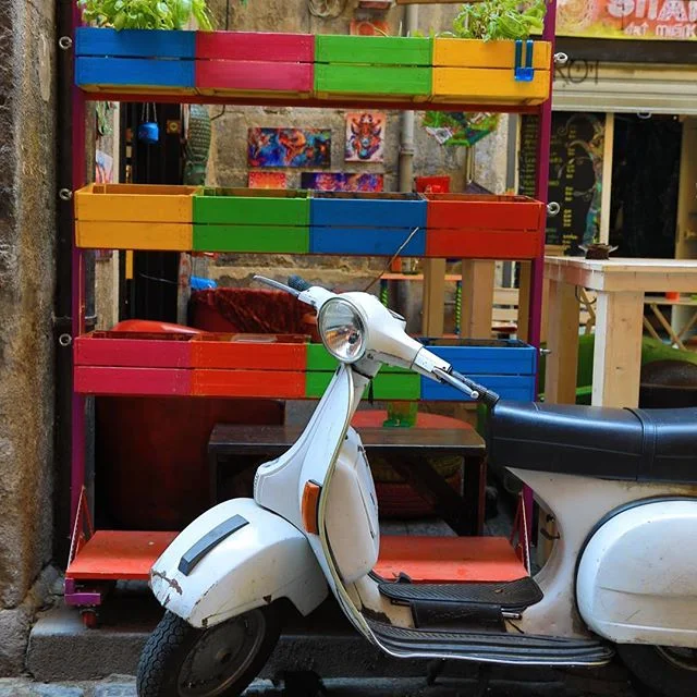 Exploring the beautiful city of Napoli #travel #travelphotography #vespa #colours #instatravel #instaitalia #italy #italia #wanderlust #guardiancities #italiancities #canon #mycanon #canon_photos #photography #citywalk #napoli #naples #italia #ig_ita
