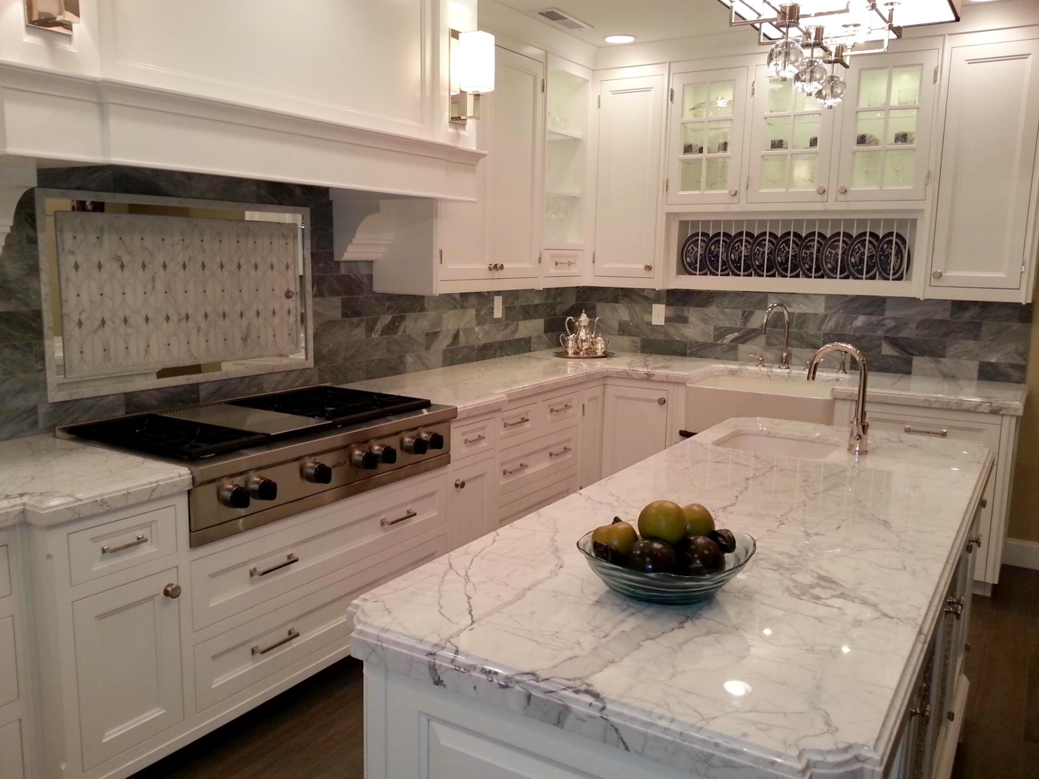 Kitchen-Cabinets-With-Granite-Countertops.jpg