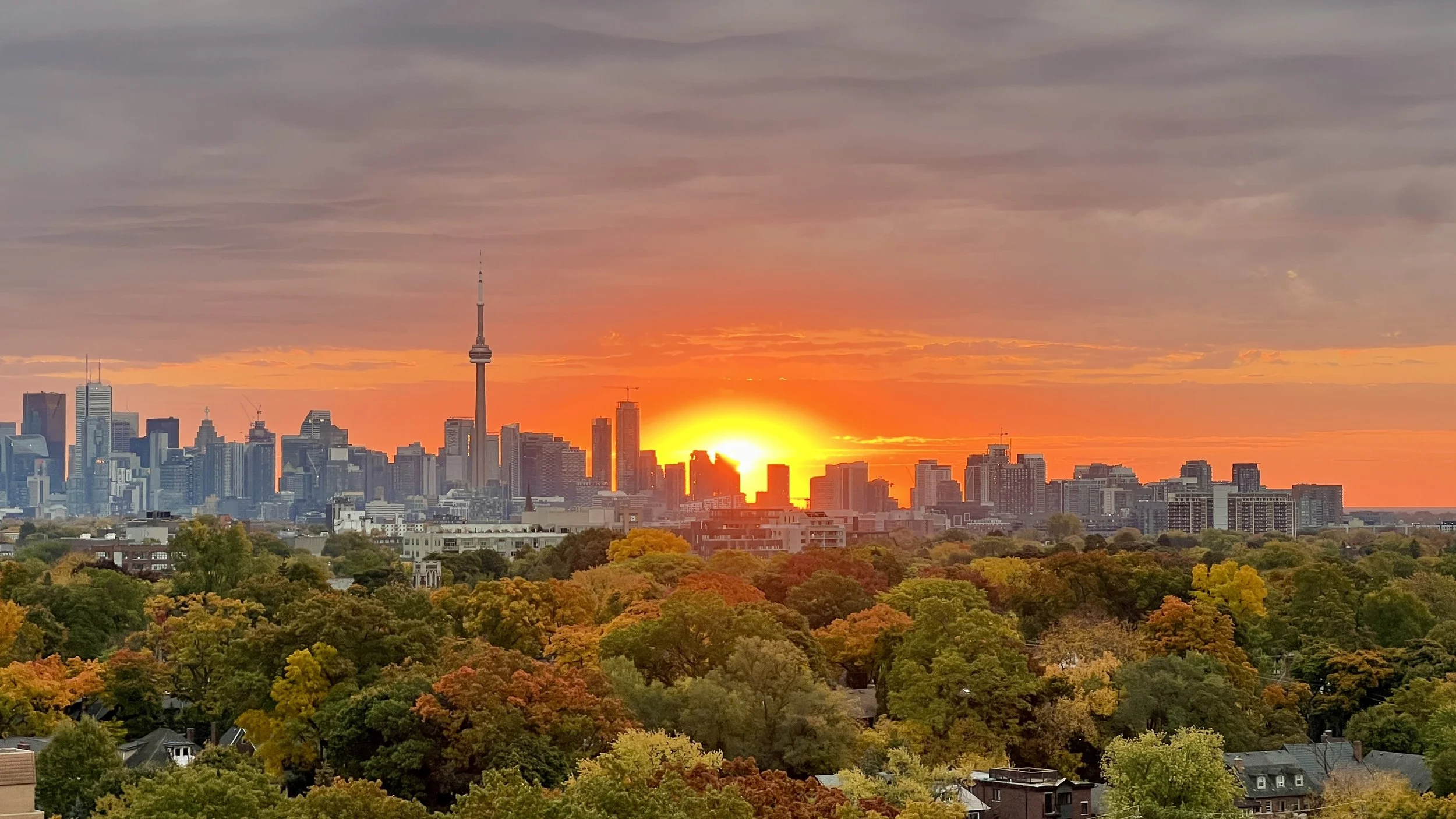 Toronto Market Heats Up: Rising Sales, Stable Prices Amid Interest Rate Drops