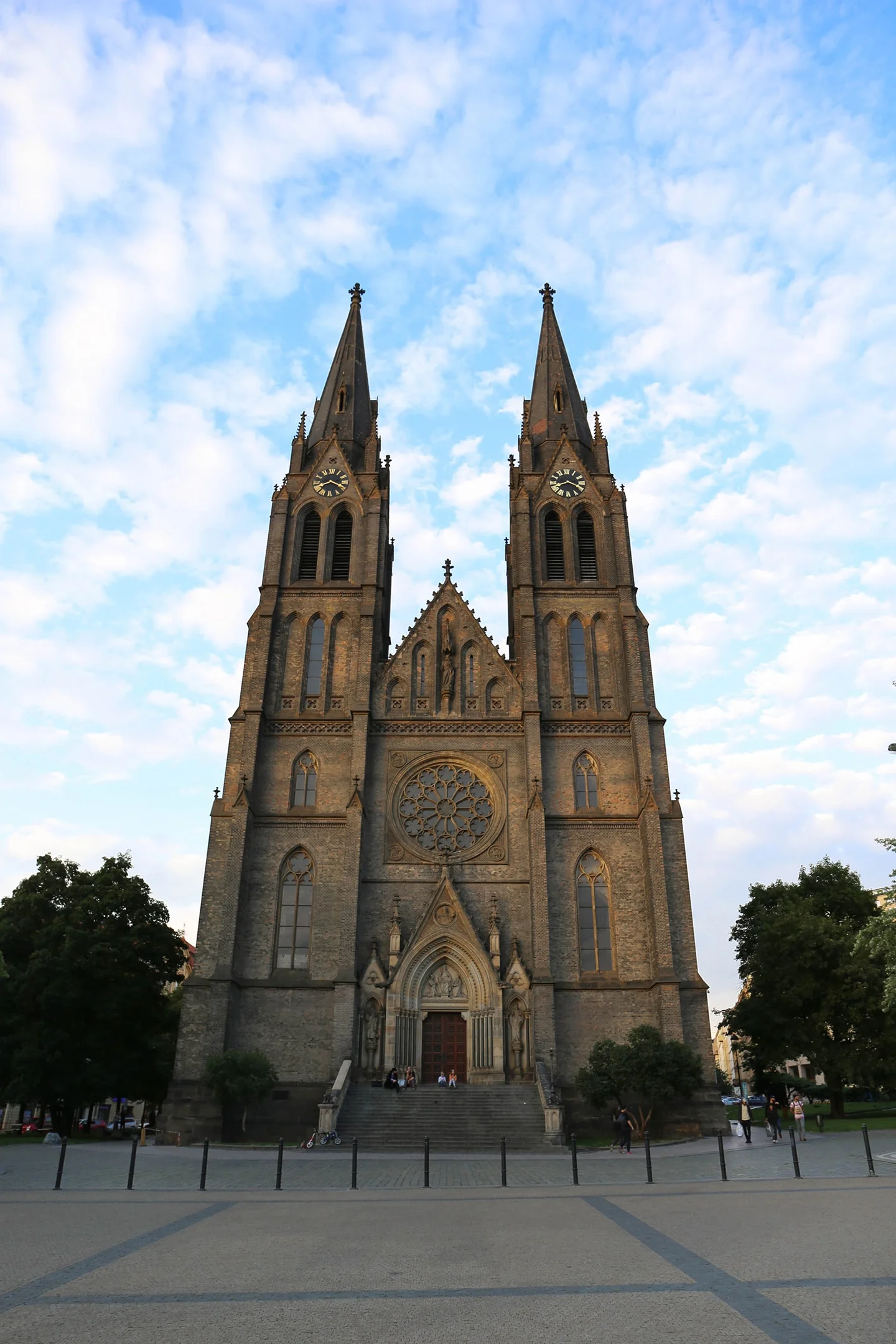Prague Travelogue, City Walk, Things to eat Trdelnik, Airbnb