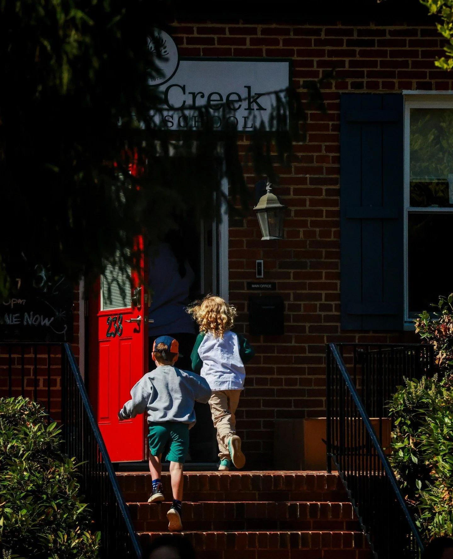 From the very first morning meeting to this last run in the door&hellip;what a year of growth it&rsquo;s been.⁠
⁠
Through play, connection, and a responsive classroom, we&rsquo;ve watched confidence bloom in the most beautiful ways. Big steps, friend