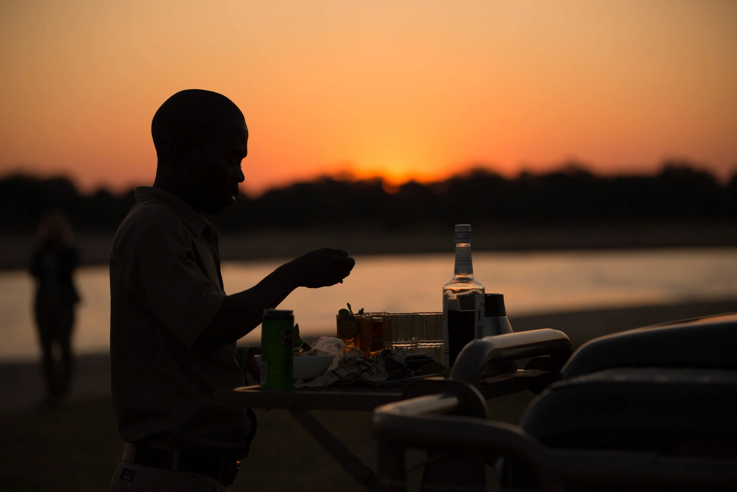 The surrounding area is spectacular, with opportunities for sundowner on river islands at low water