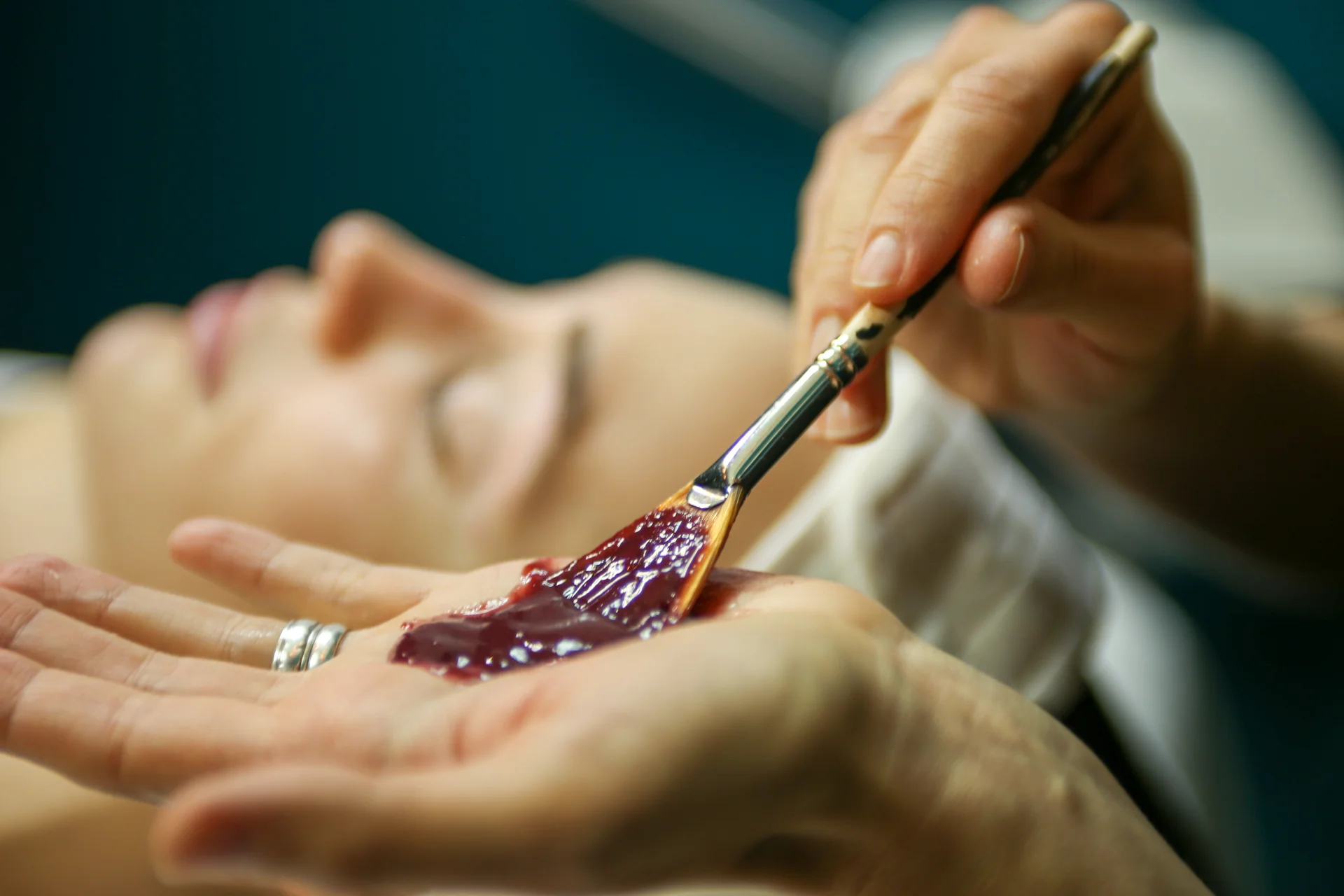 ENHANCED CUSTOM SIGNATURE FACIAL Includes everything in the custom signature facial, plus an additional AHA's and/or salicylic depending on your specific needs and goals. 90-minute session: $100