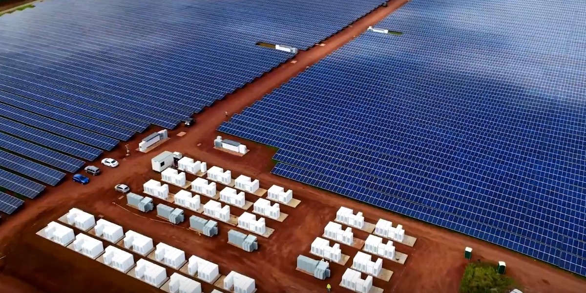 Solar Farm in Kauai, Hawai'i, with 52 MW-h of Tesla PowerPack Battery Storage