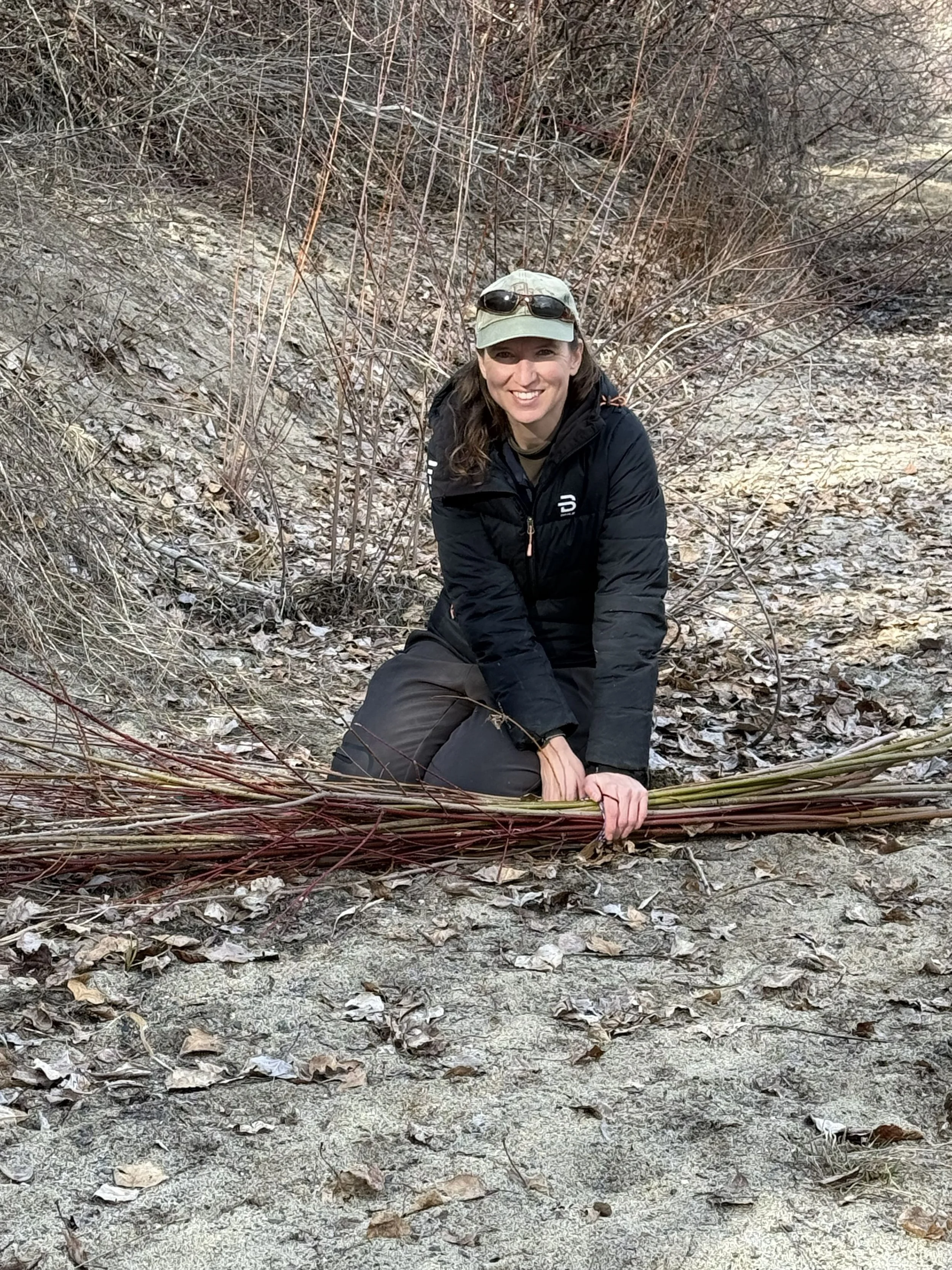 IMG_7083 Julie gathering willow2.jpg