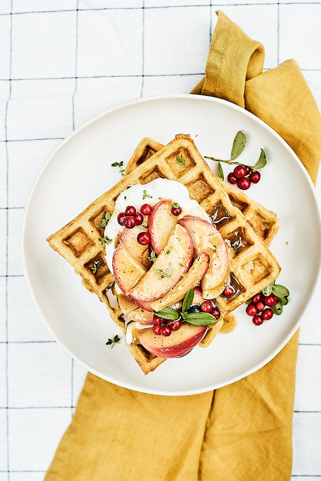 Overnight waffles with apples