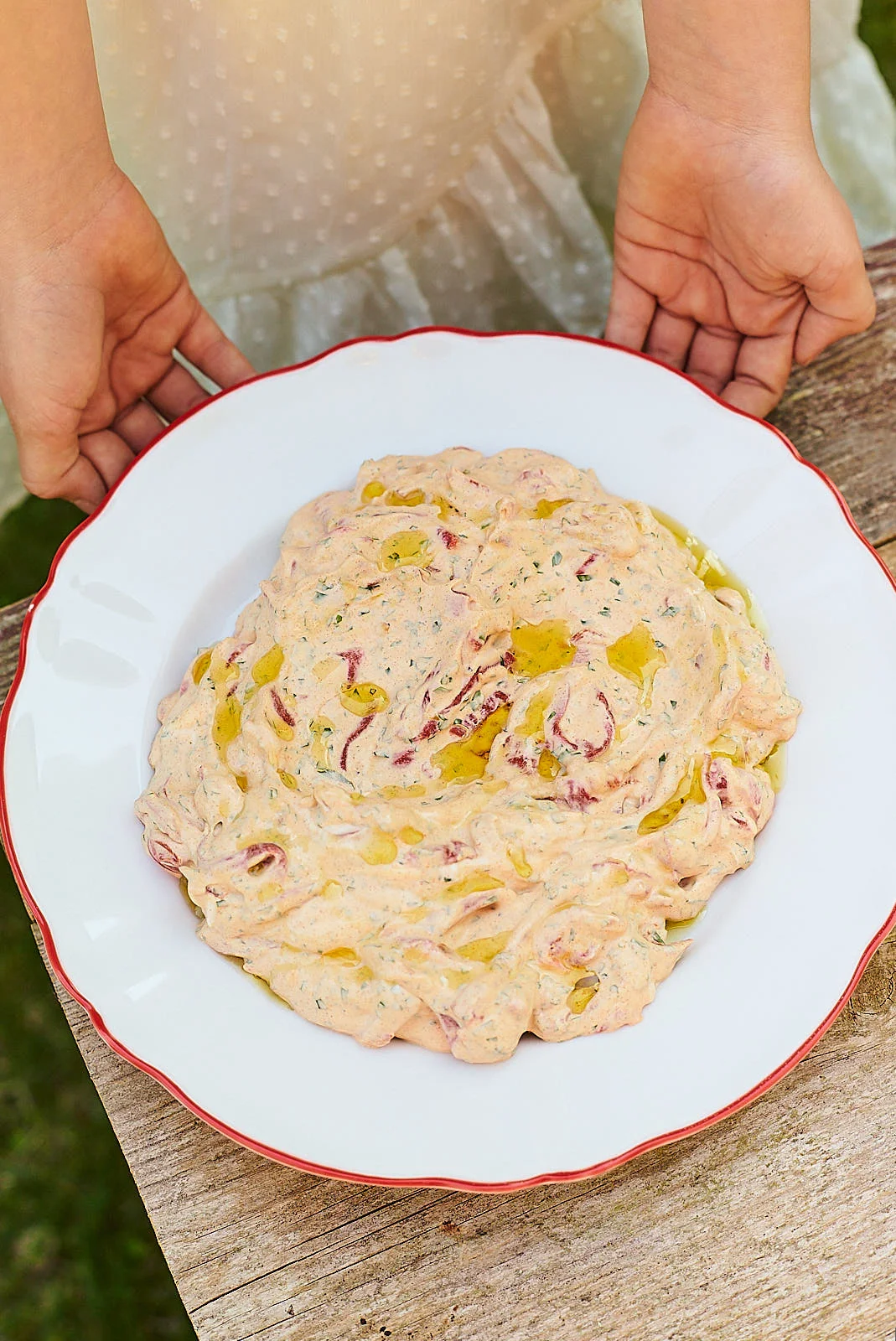 Sour cream and red pepper cream