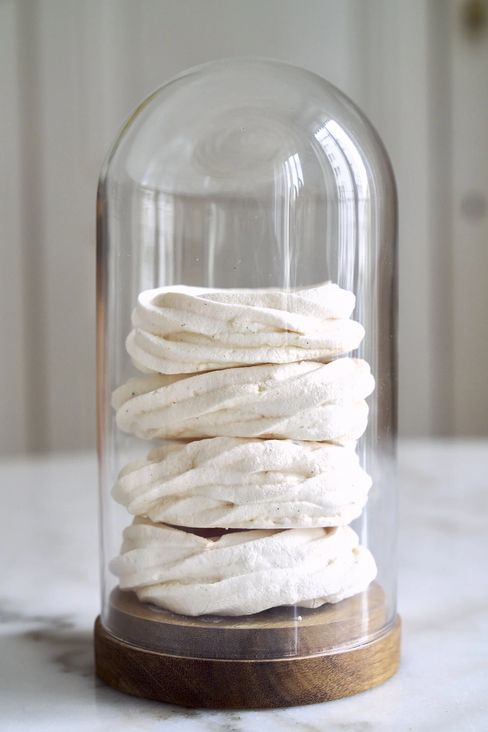 Meringue nests