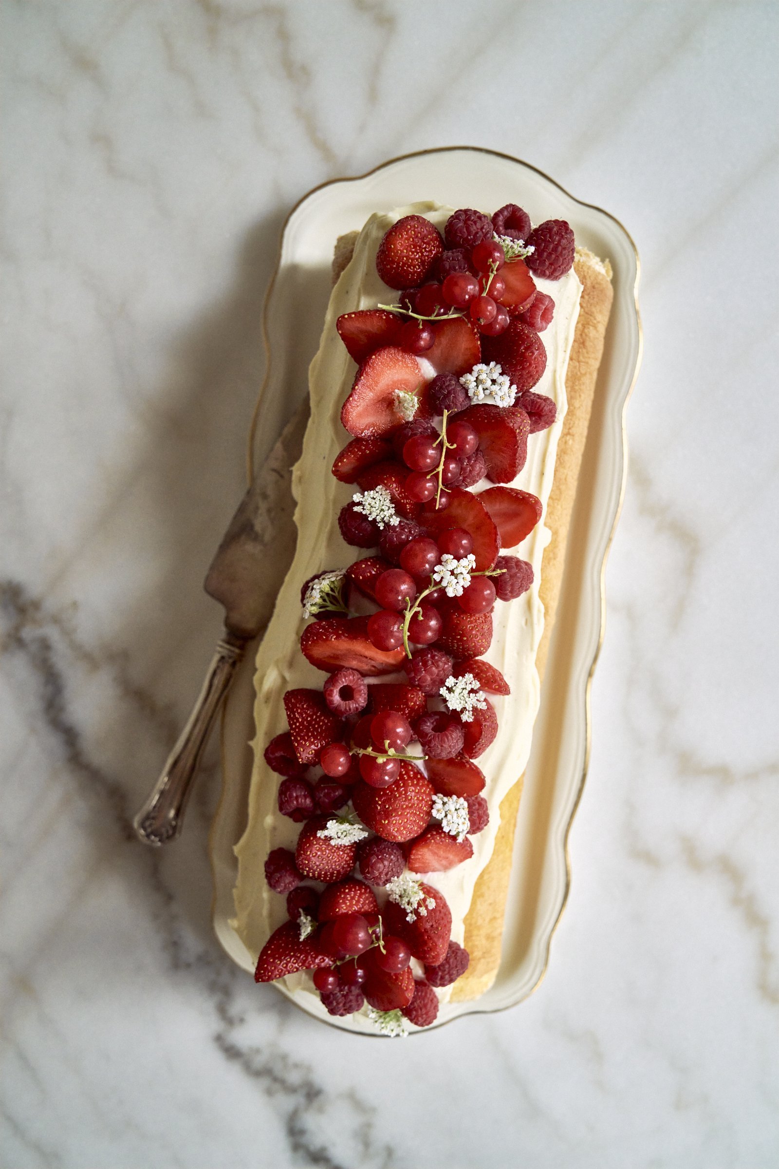 Summer berry roll