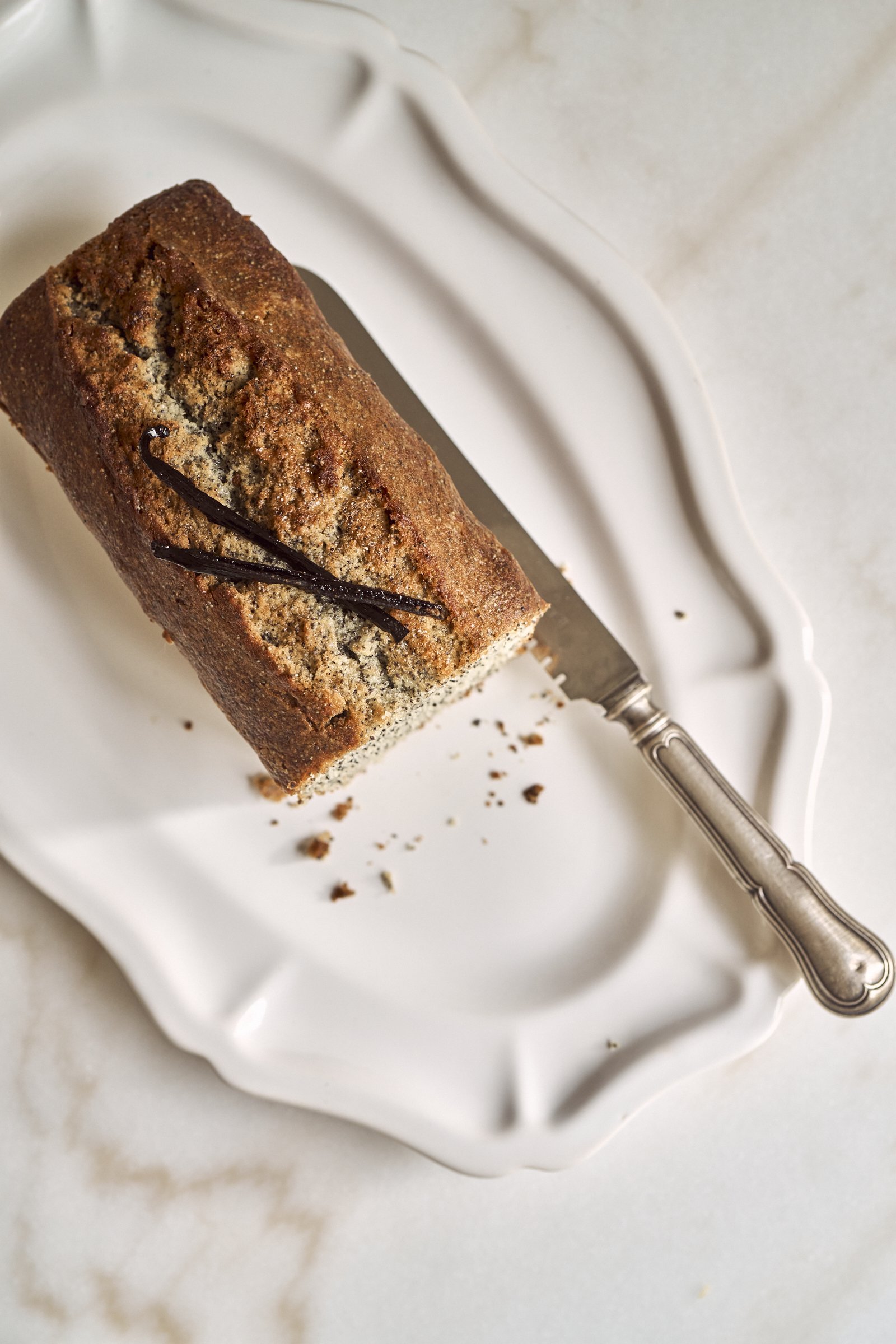 Vanilla and poppy seed cake