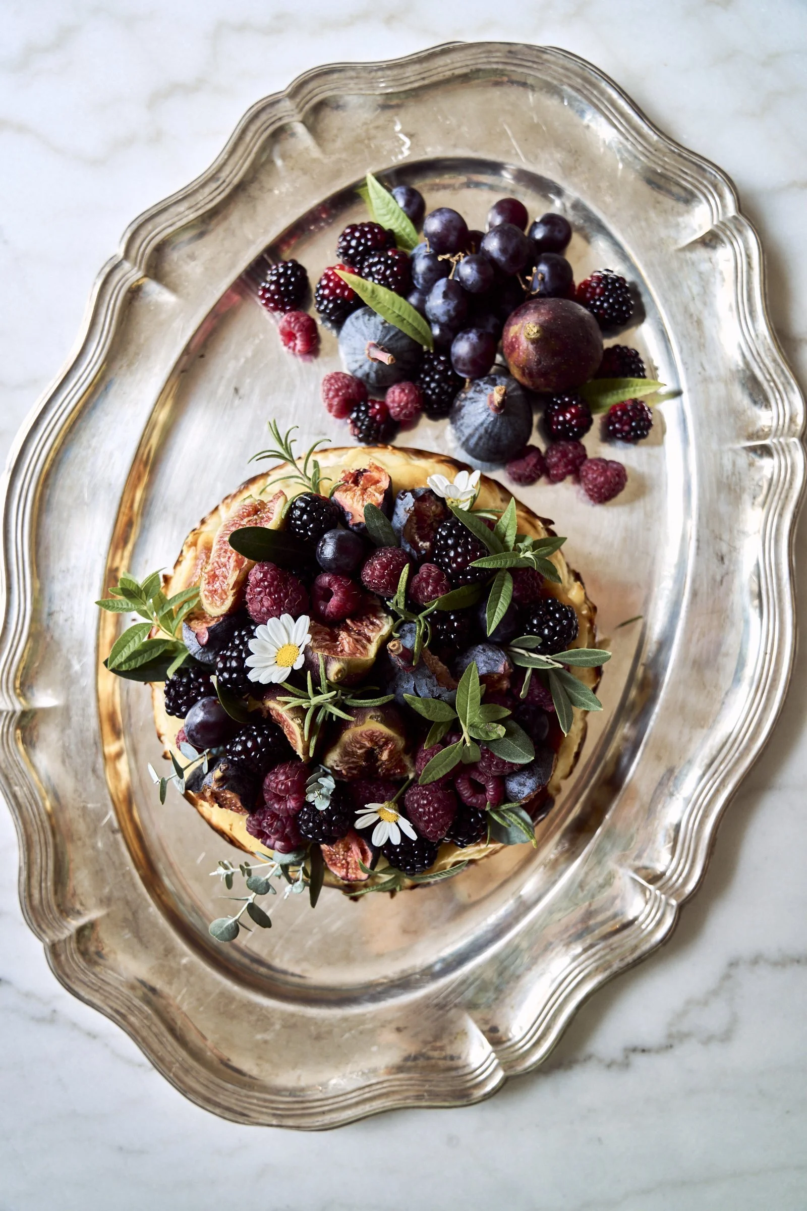 Vanilla Basque cheesecake with berries