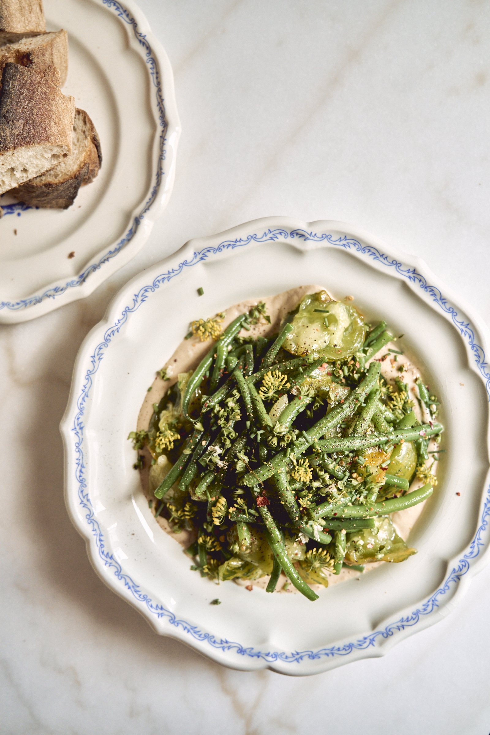 Haricots with tuna sauce