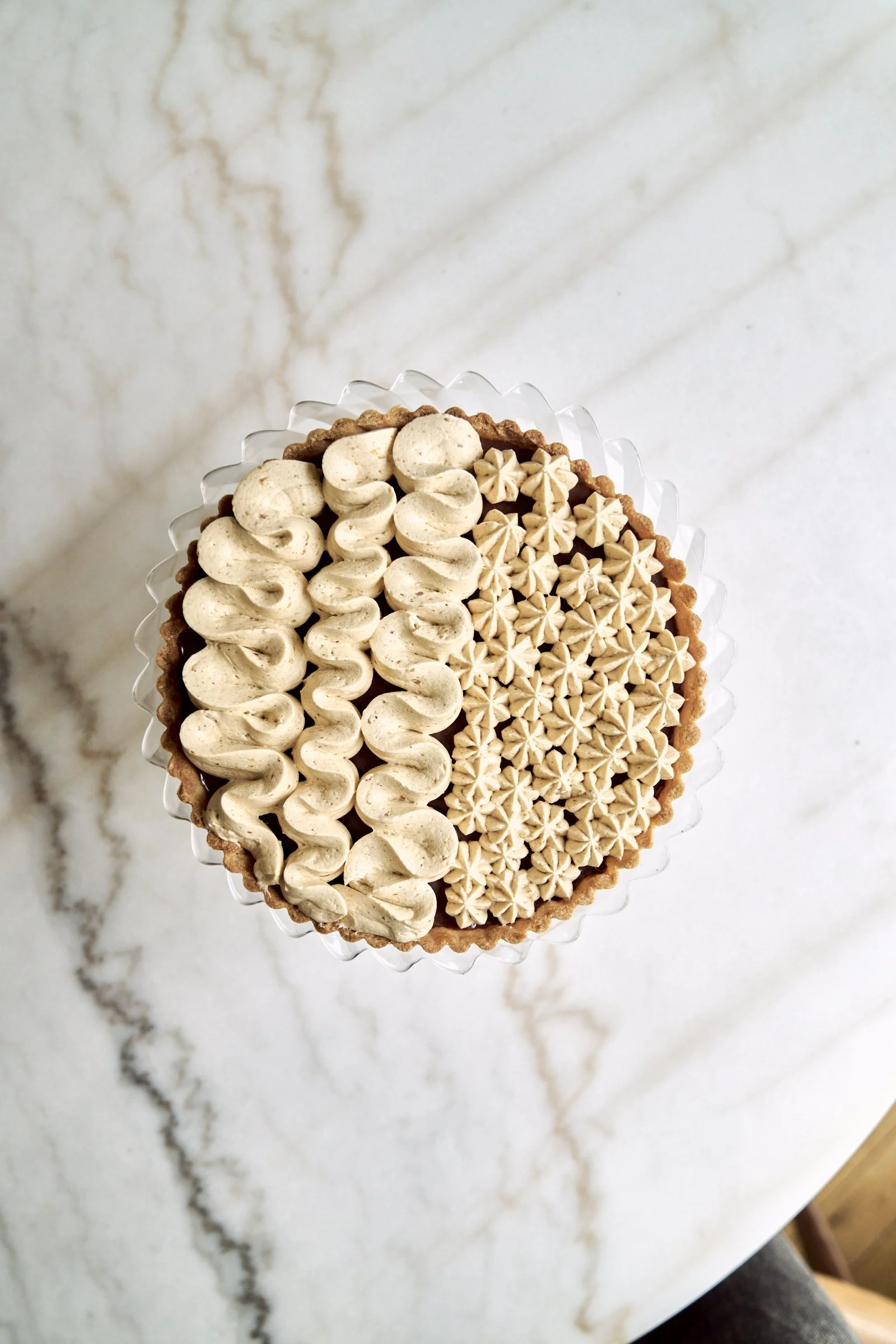 Praline and milk chocolate tarte