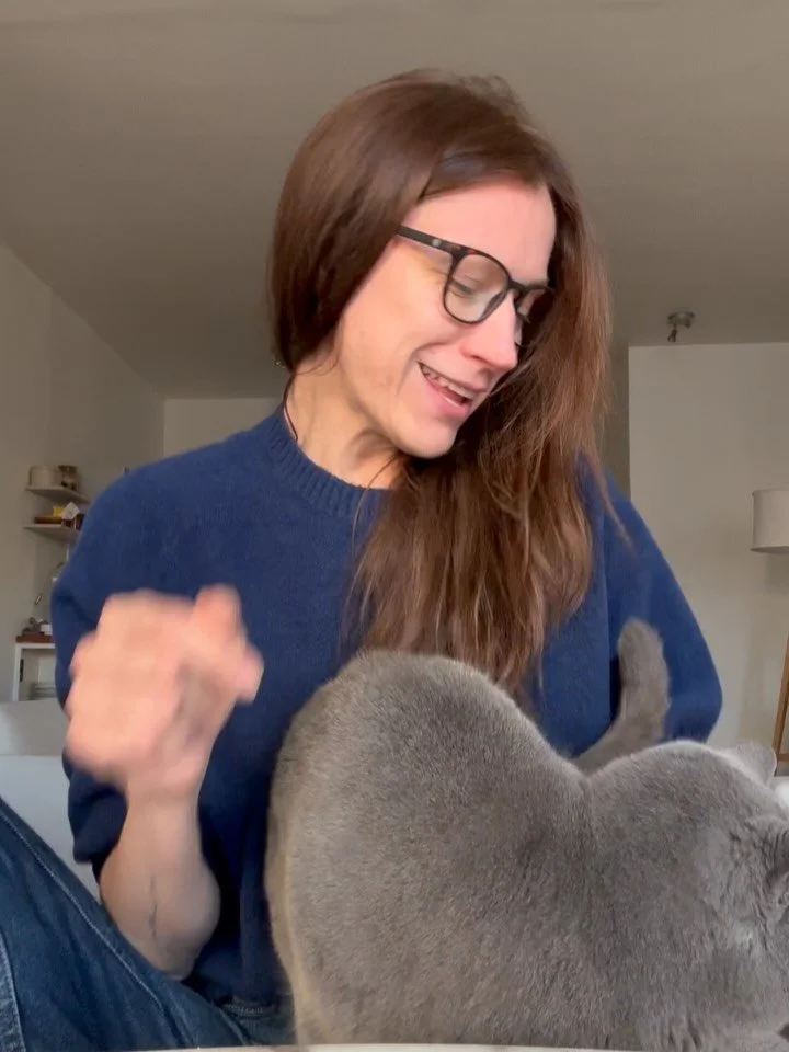 As someone who has played the violin and piano and sung, daiļu life without music is simply unimaginable. From a simple walk to the shop, an 8 km run, a power walk, a coffee by myself, to cooking and serving food &mdash; music accompanies it all. Mus