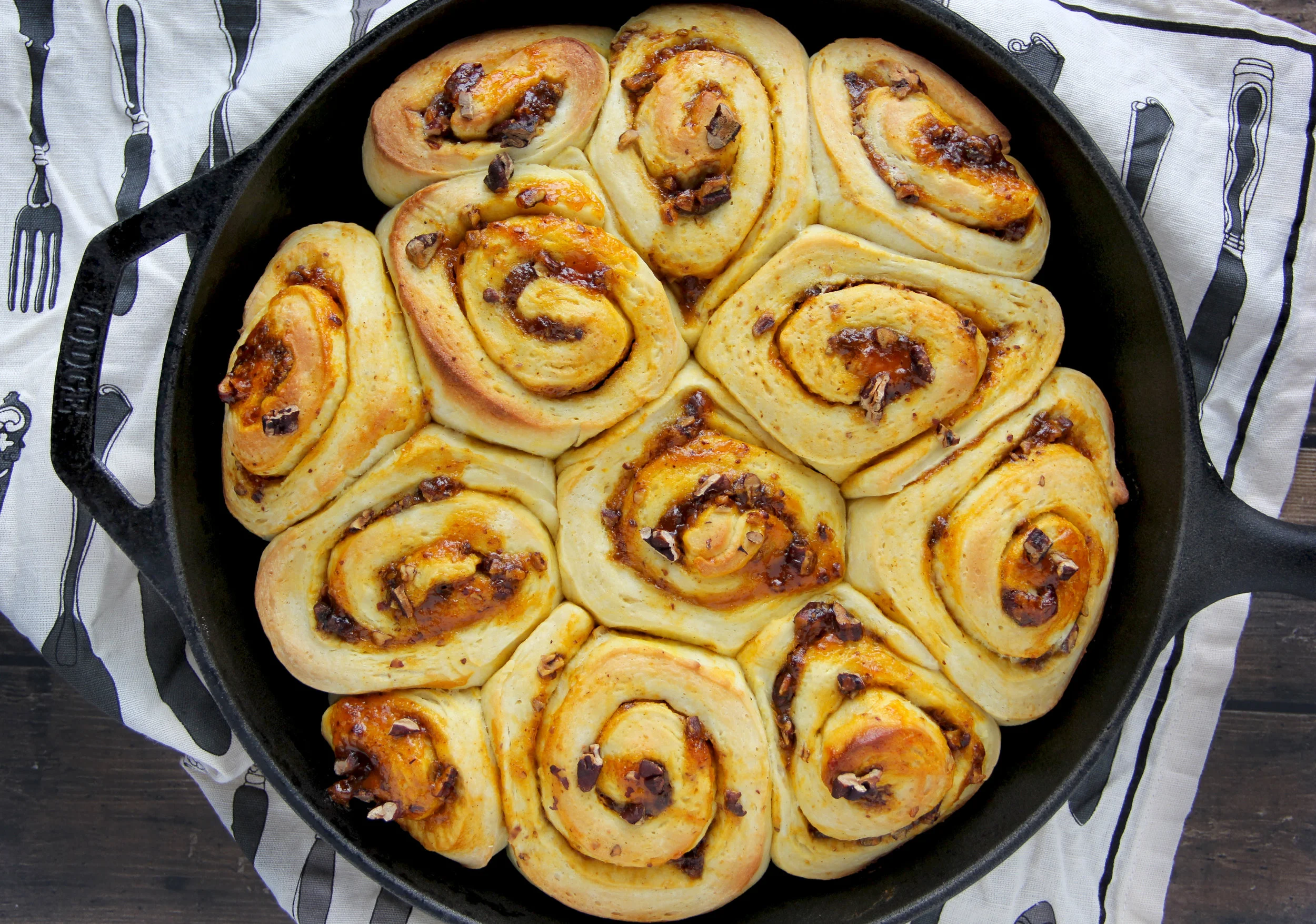 p cinnamon rolls 7.jpg