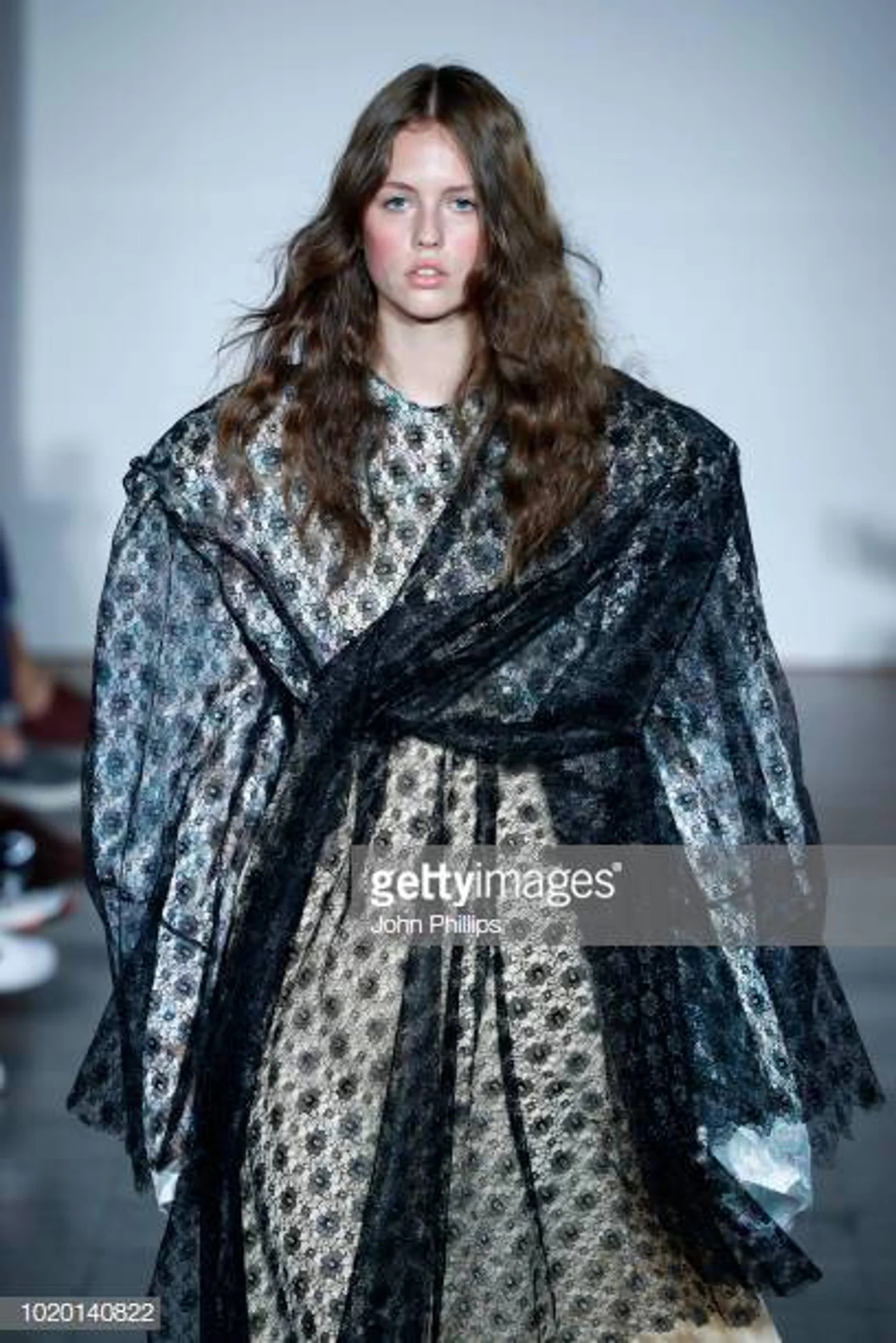 https://www.gettyimages.no/event/bik-bok-runway-award-oslo-runway-ss19-775204531#/designers-ida-falck-oien-and-harald-lunde-helgesen-acknowledge-the-picture-id1020089514