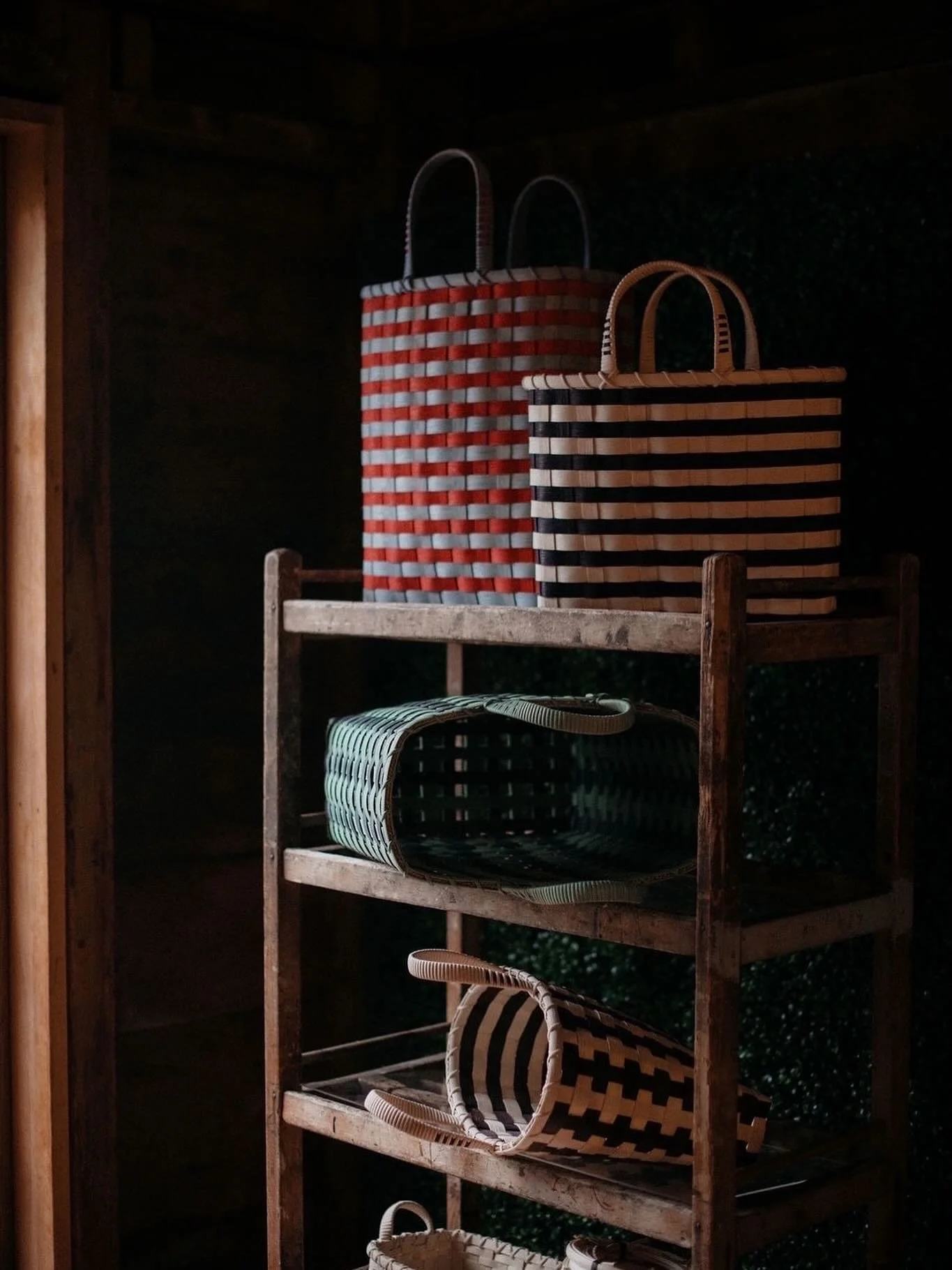 A warm cozy moment with the always inspiring @erinjennie of @underwater_weaving 🧺
Image by @carleyscamera