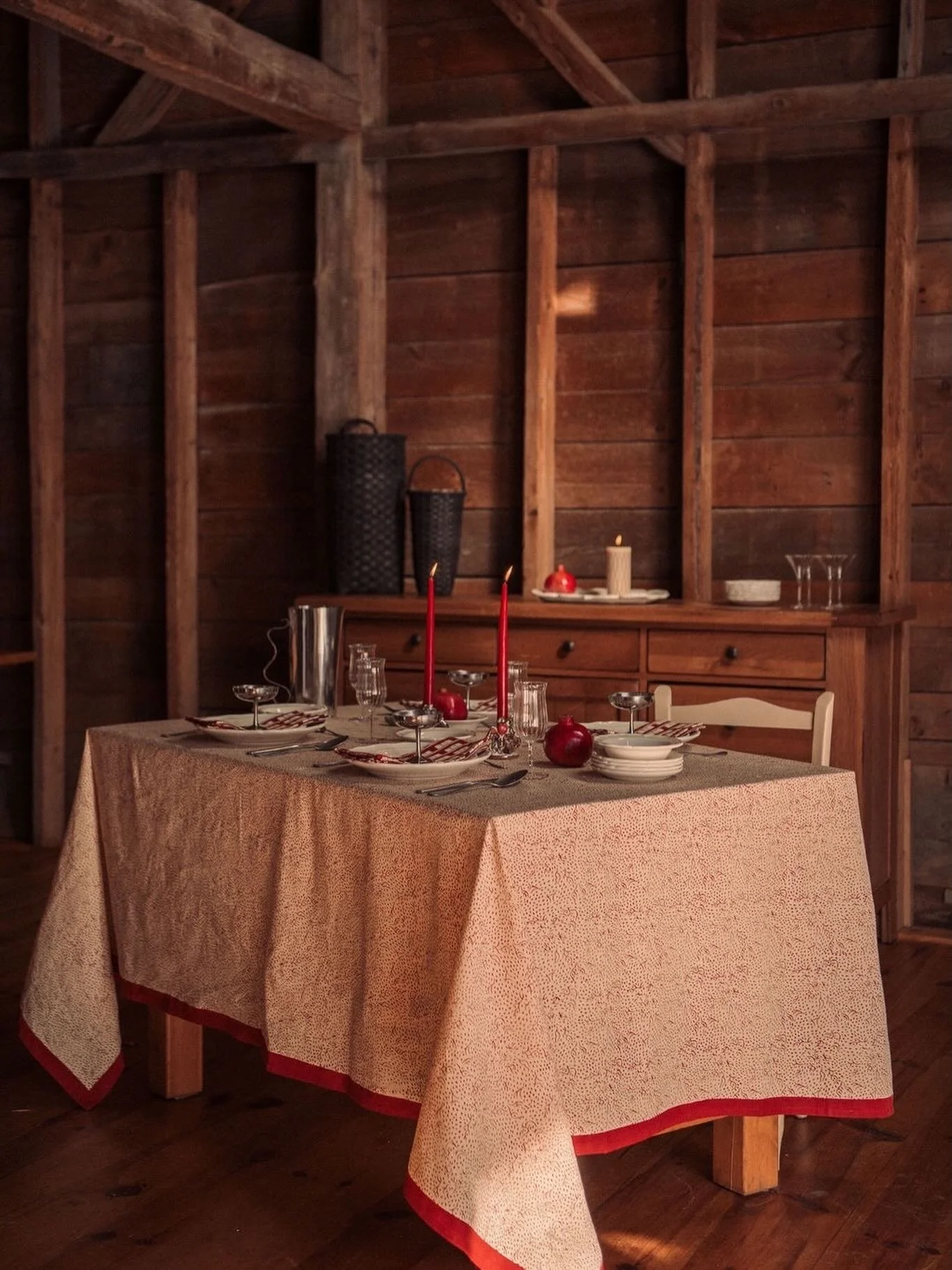 Your Holiday Table...Inspired!
⠀⠀⠀⠀⠀⠀⠀⠀⠀
We wanted to highlight some of our favorite pieces to inspire your festive holiday table. We know you have a lot to think about, so let us help you create a table made for gathering in the spirit of love and g