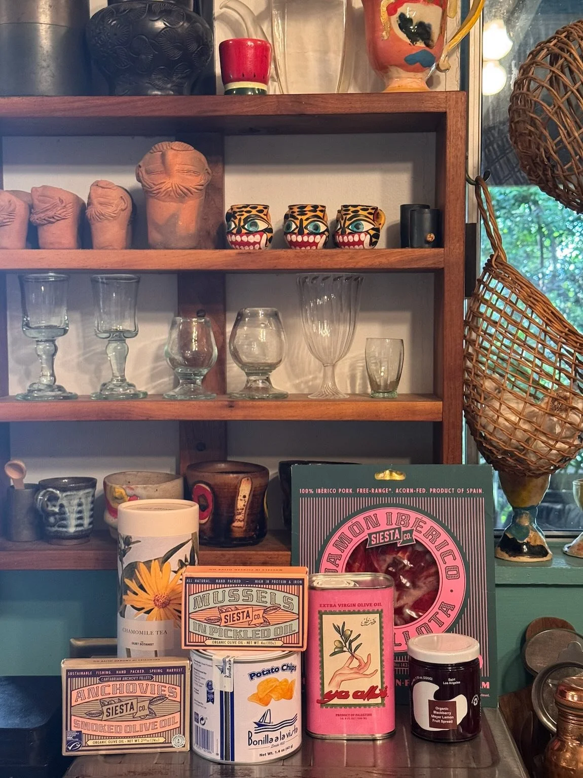 The Post Supply Journal : Beatrice Valenzuela&rsquo;s Pantry Favorites
⠀⠀⠀⠀⠀⠀⠀⠀⠀
The Post Supply had the honor of chatting with Beatrice Valenzuela about her favorites from our pantry section and seeing her beautifully prepare a snack in her home kit