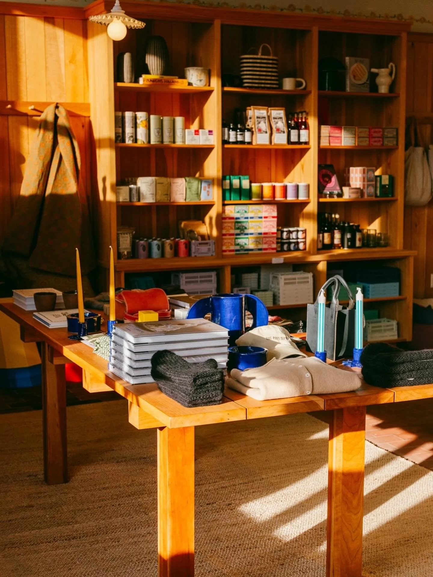 Shop is open and sunny. We ❤️ you!