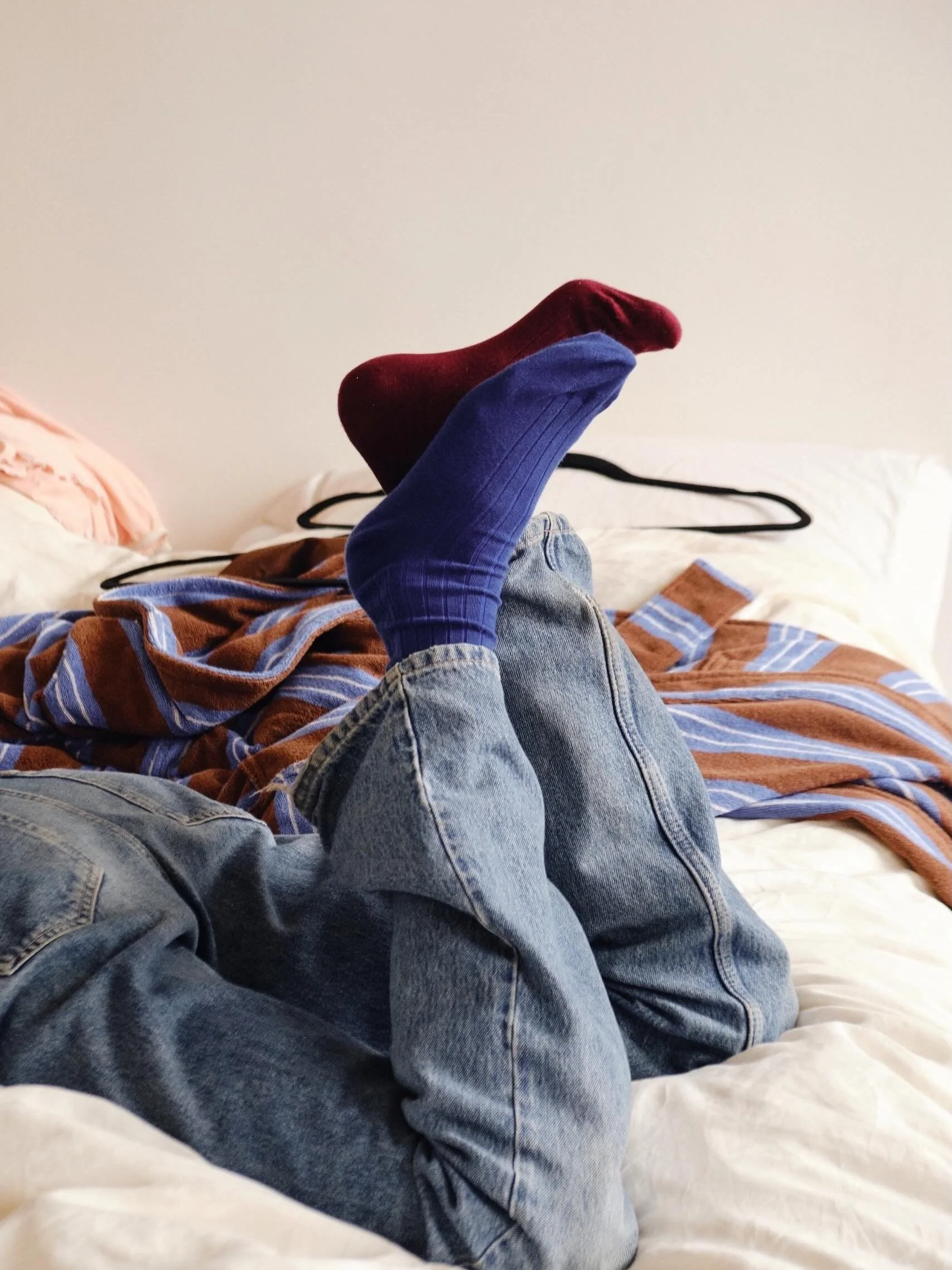 We&rsquo;re ready for a cozy weekend ahead. 
@drewescriva @commesi @teklafabrics